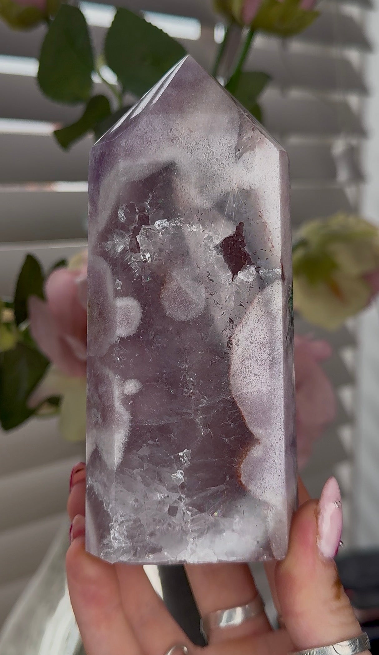 Hq Pink amethyst tower in lilac tones 14cm(h) 6cm(w)
