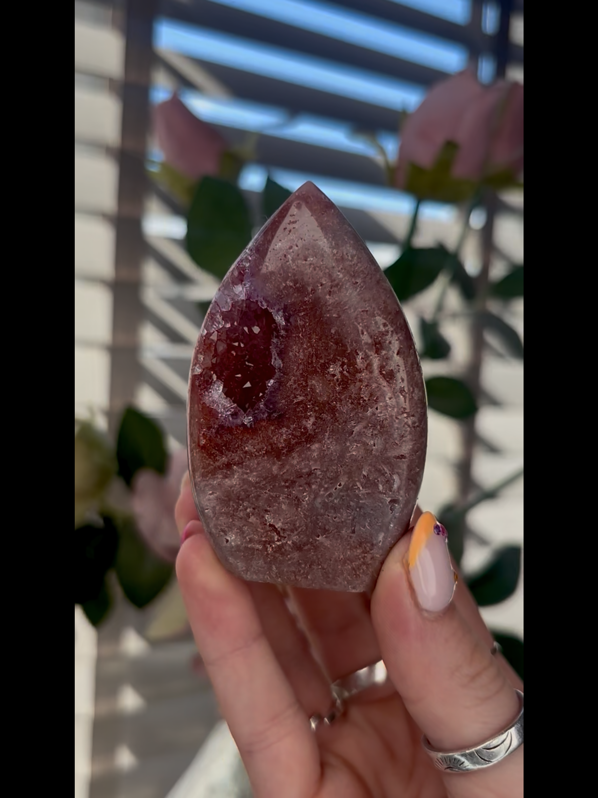High grade, pink amethyst flame with in incredible quartz 135g (F2)