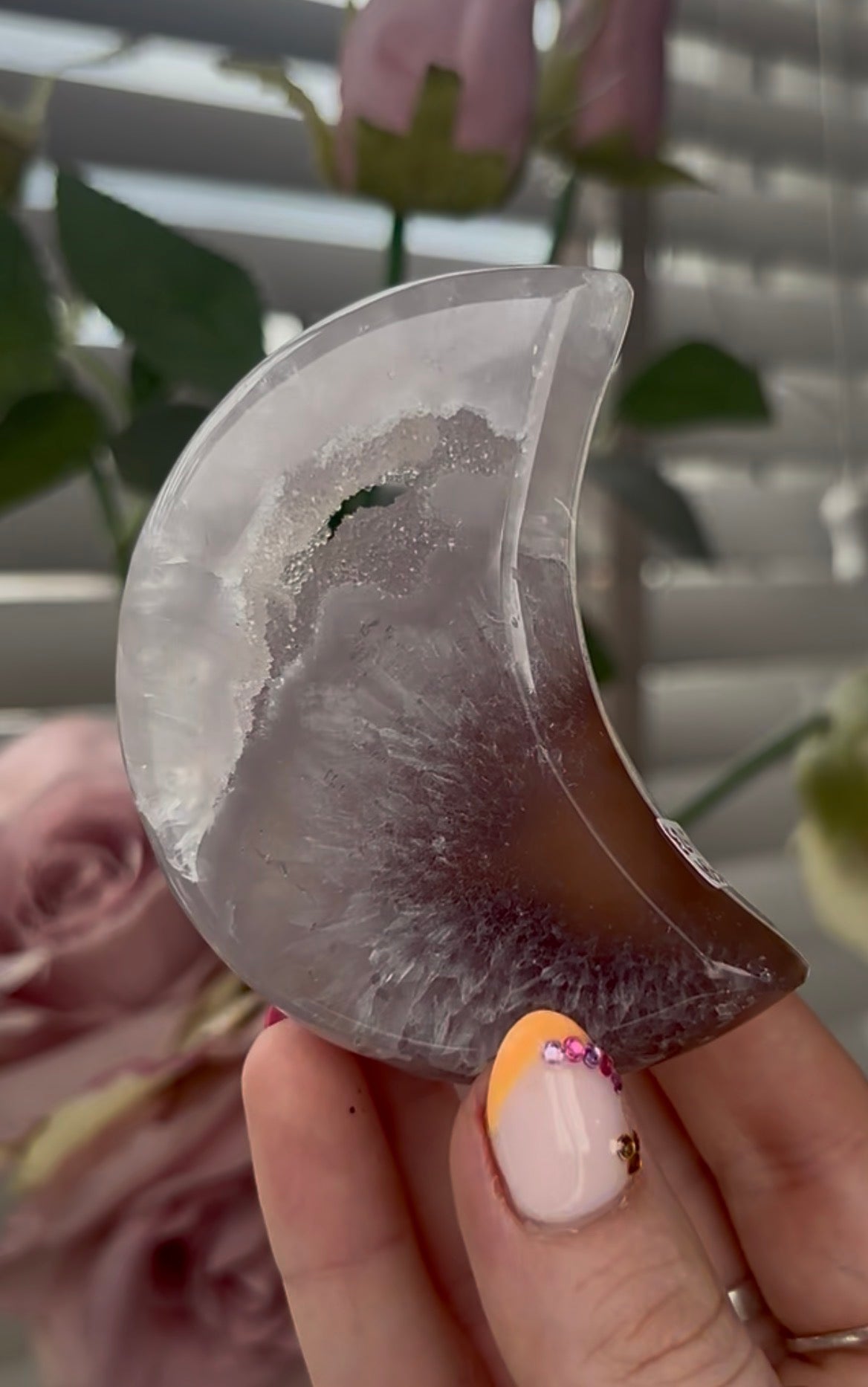 Beautiful, high quality, agate moon with druzy - stand included