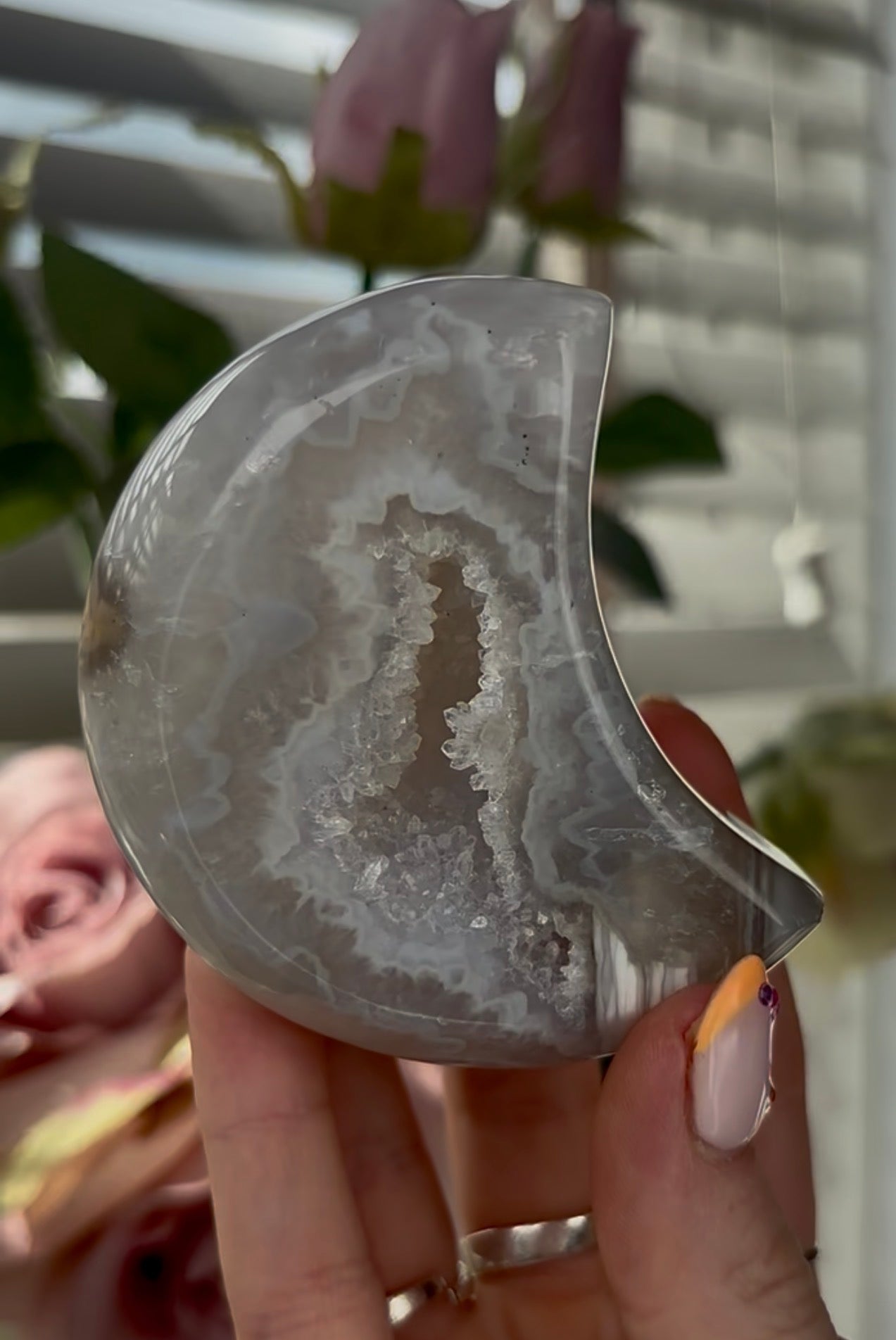 Beautiful, agate moon with druzy - stand included