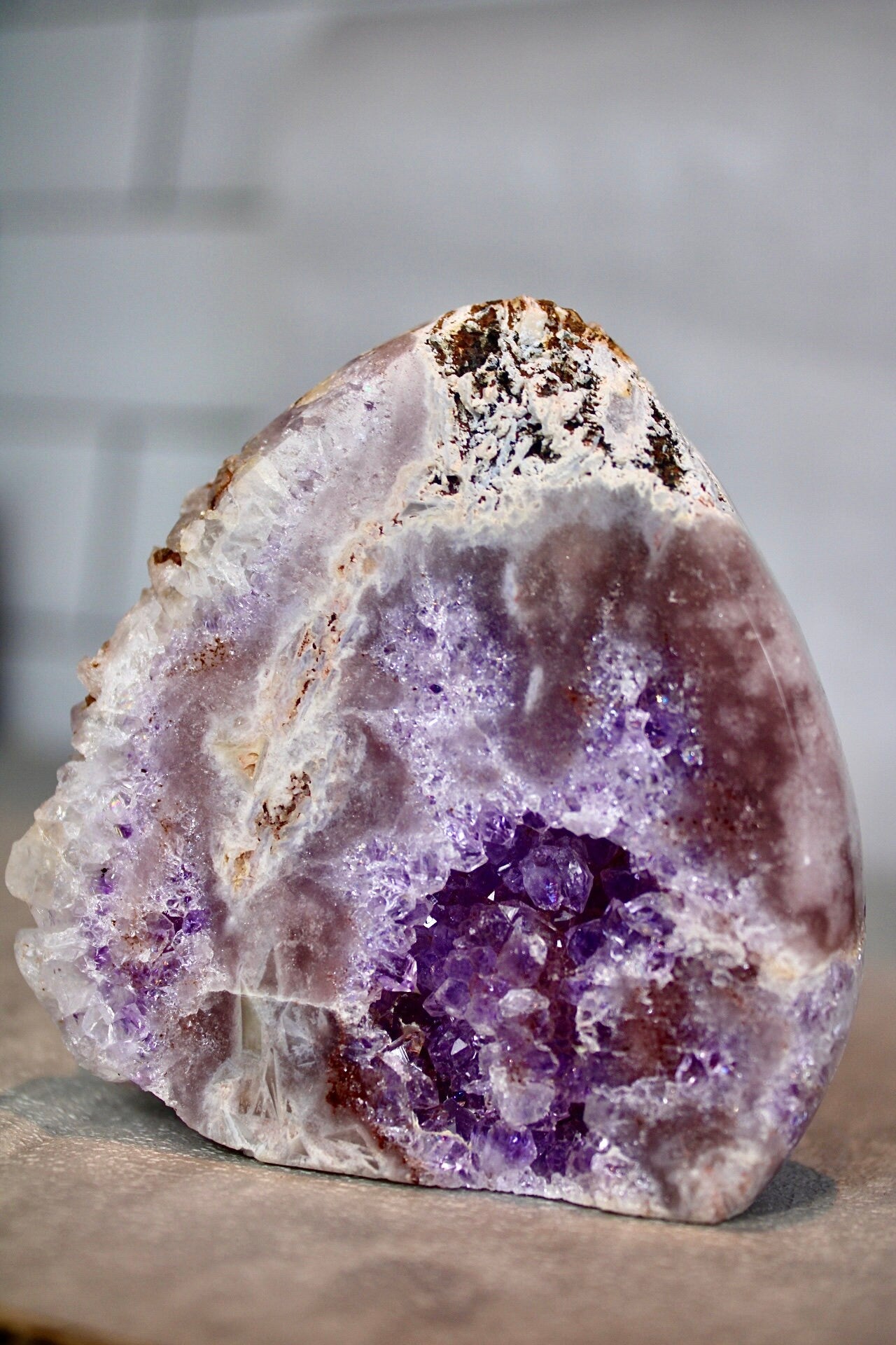 Extra high quality, purple, pink amethyst flame with quartz from brazil 220g 8cm (h) 8cm (w)