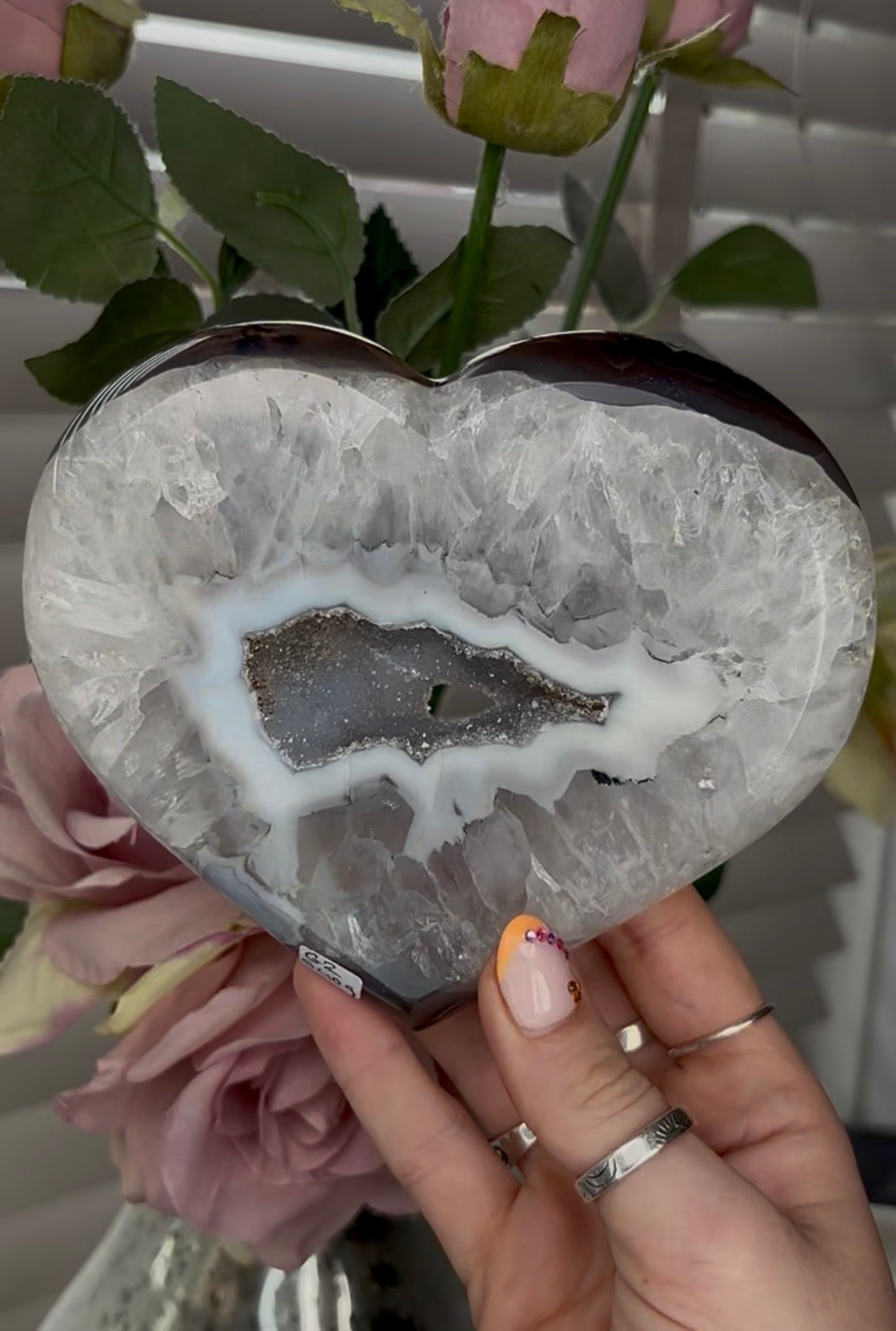 Beautiful, high grade, agate heart with druzy - comes with stand