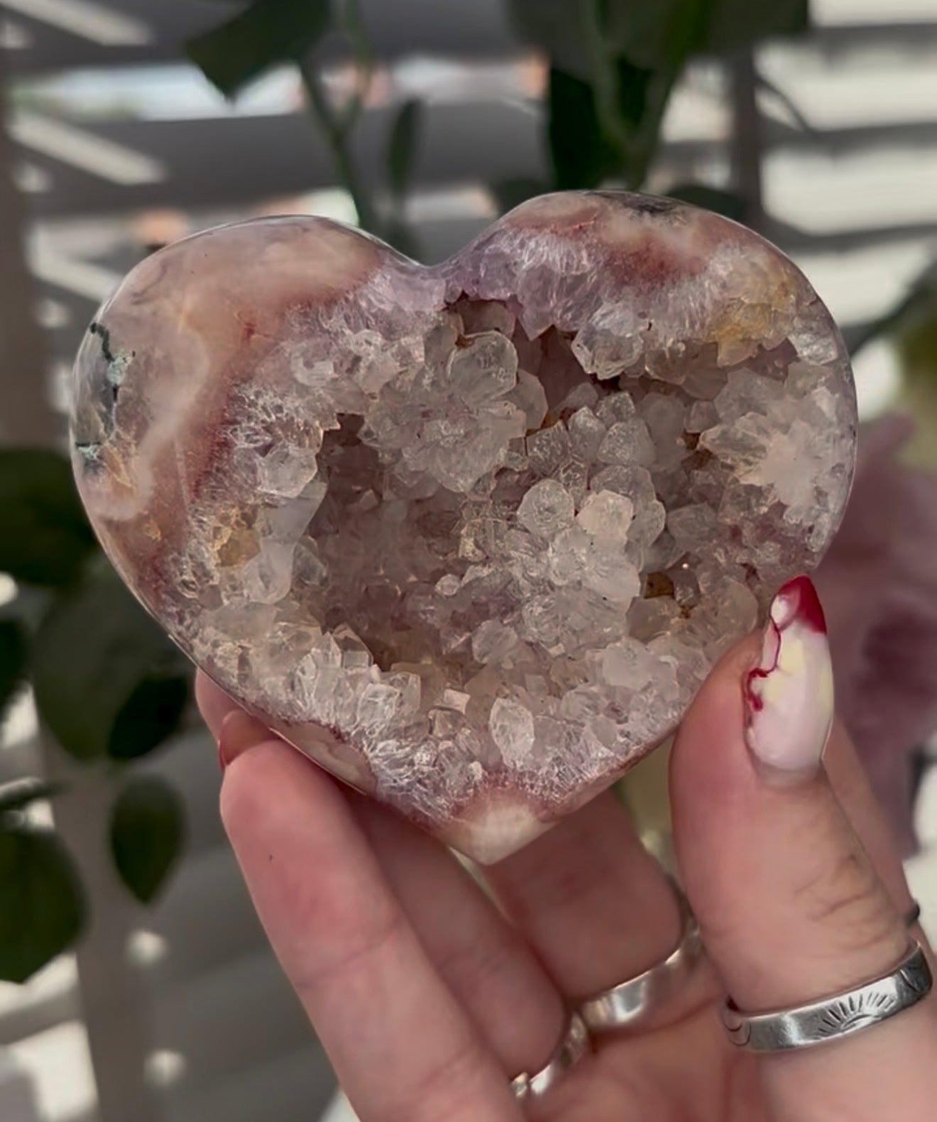 pink amethyst heart - comes with stand 8cm