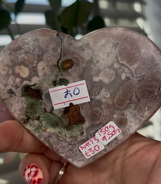 pink amethyst heart - comes with stand 7.2cm