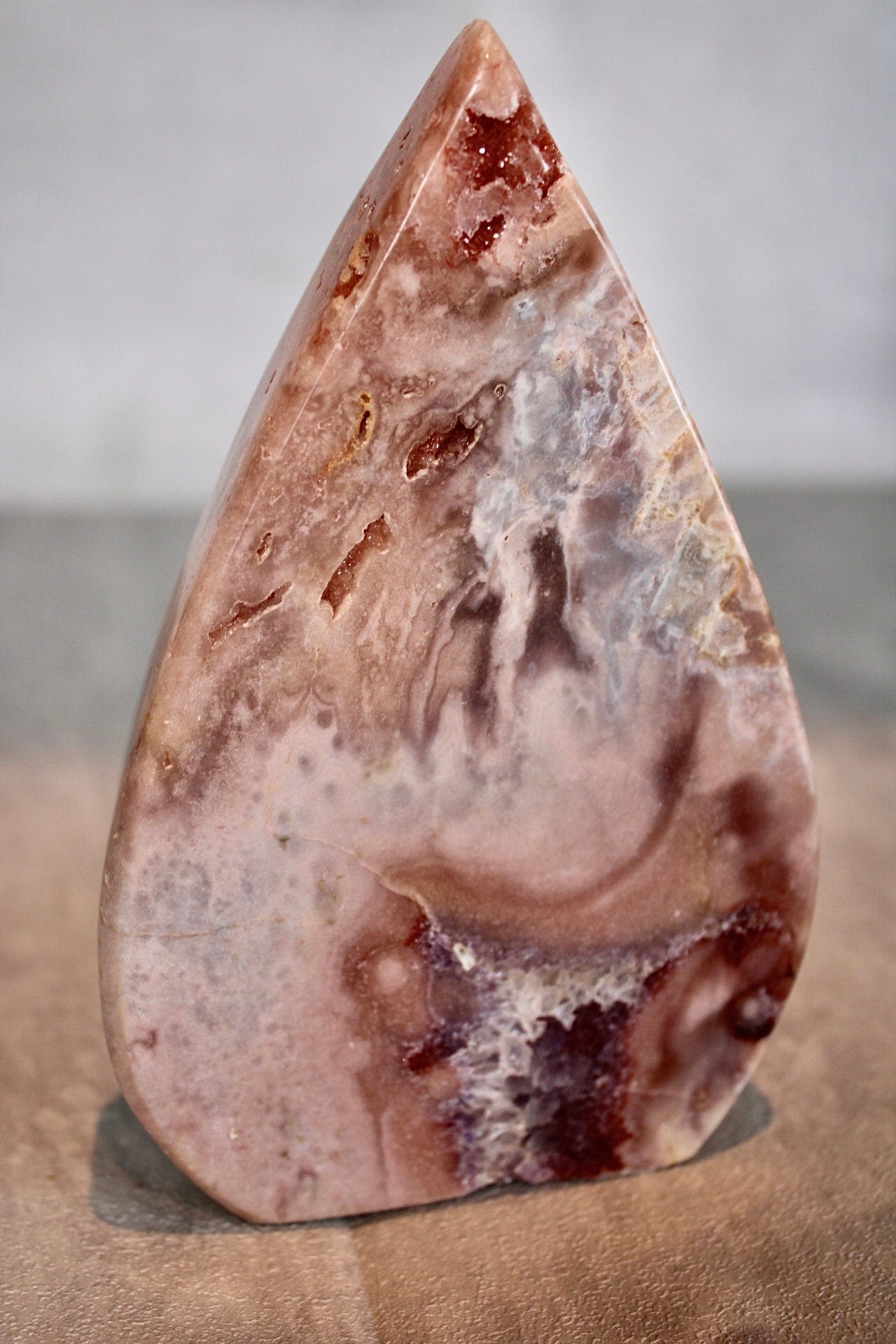 High quality, pink amethyst, flame from brazil 530g 14cm (h) 9.5cm (w)