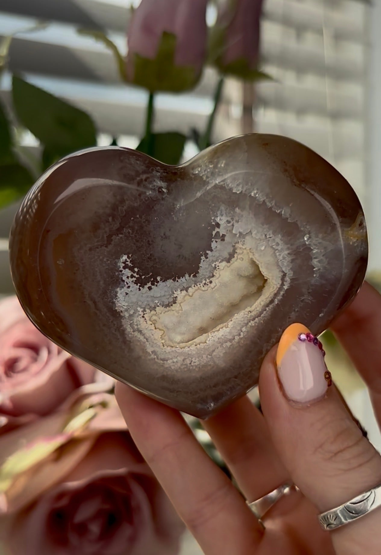 Beautiful, high quality, agate heart with druzy - stand included