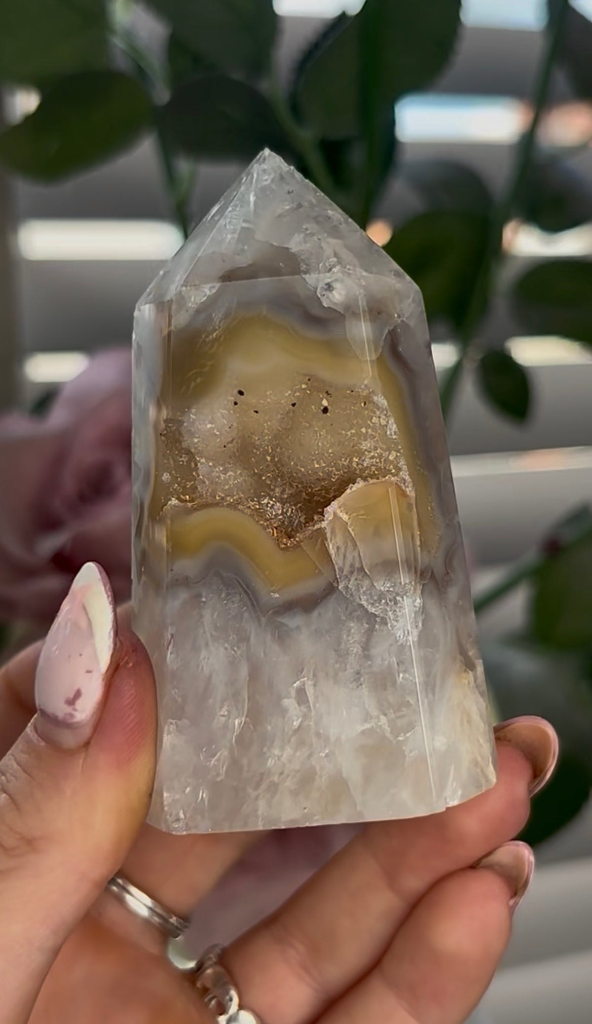 Beautiful, high grade, agate tower with druzy