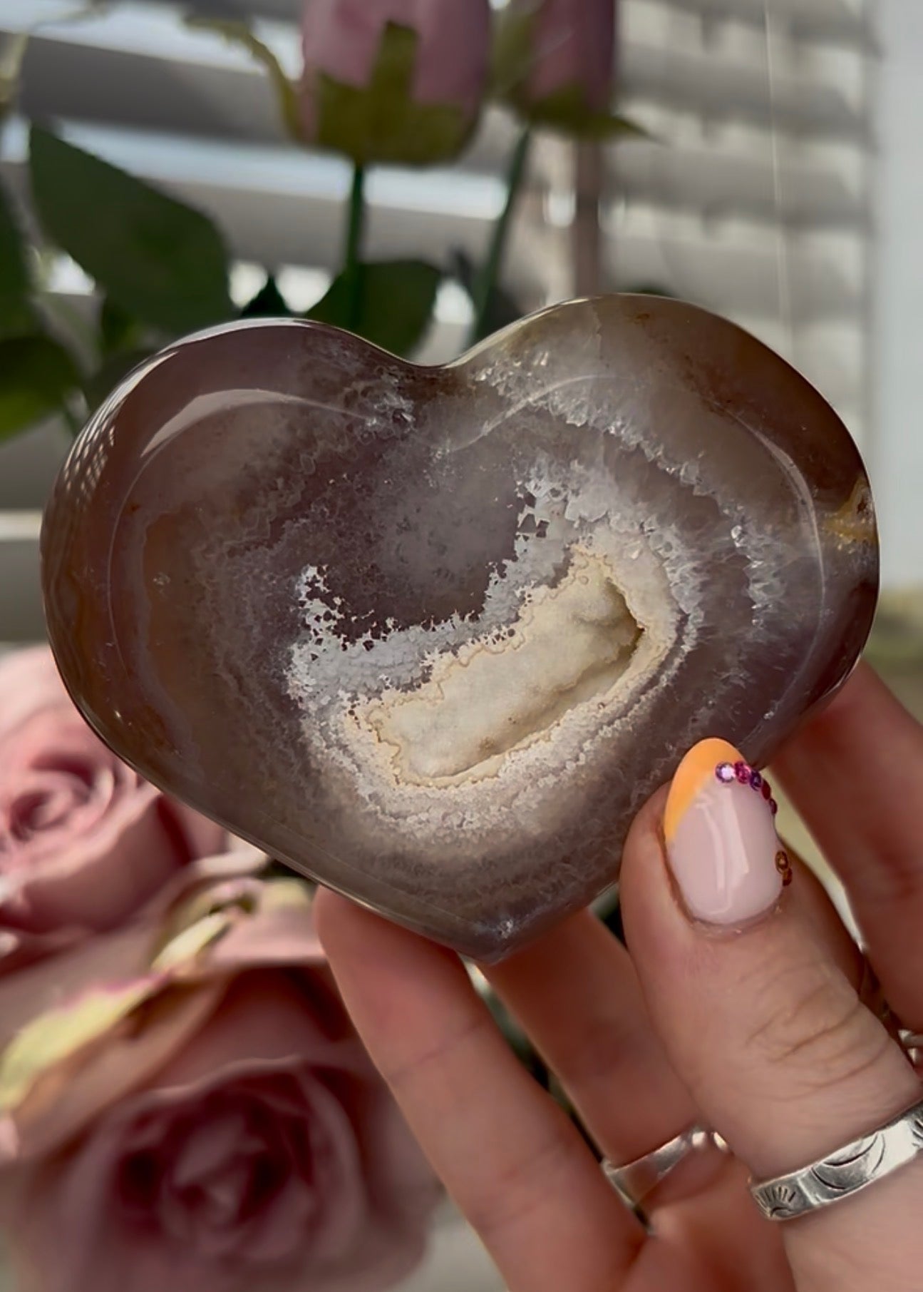 Beautiful, high quality, agate heart with druzy - stand included