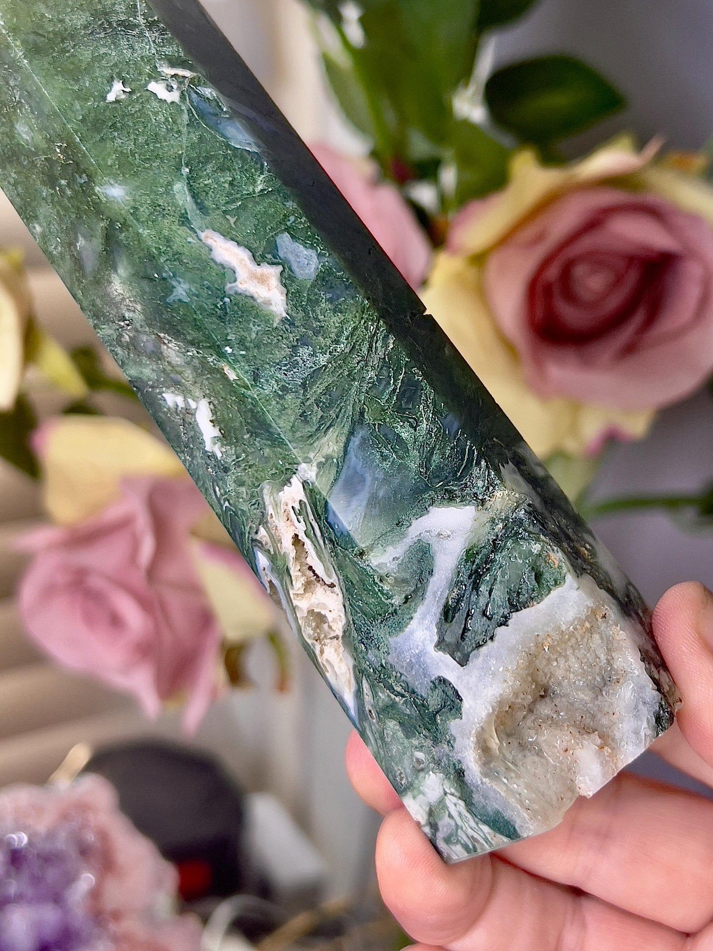 Large, moss agate & quartz tower