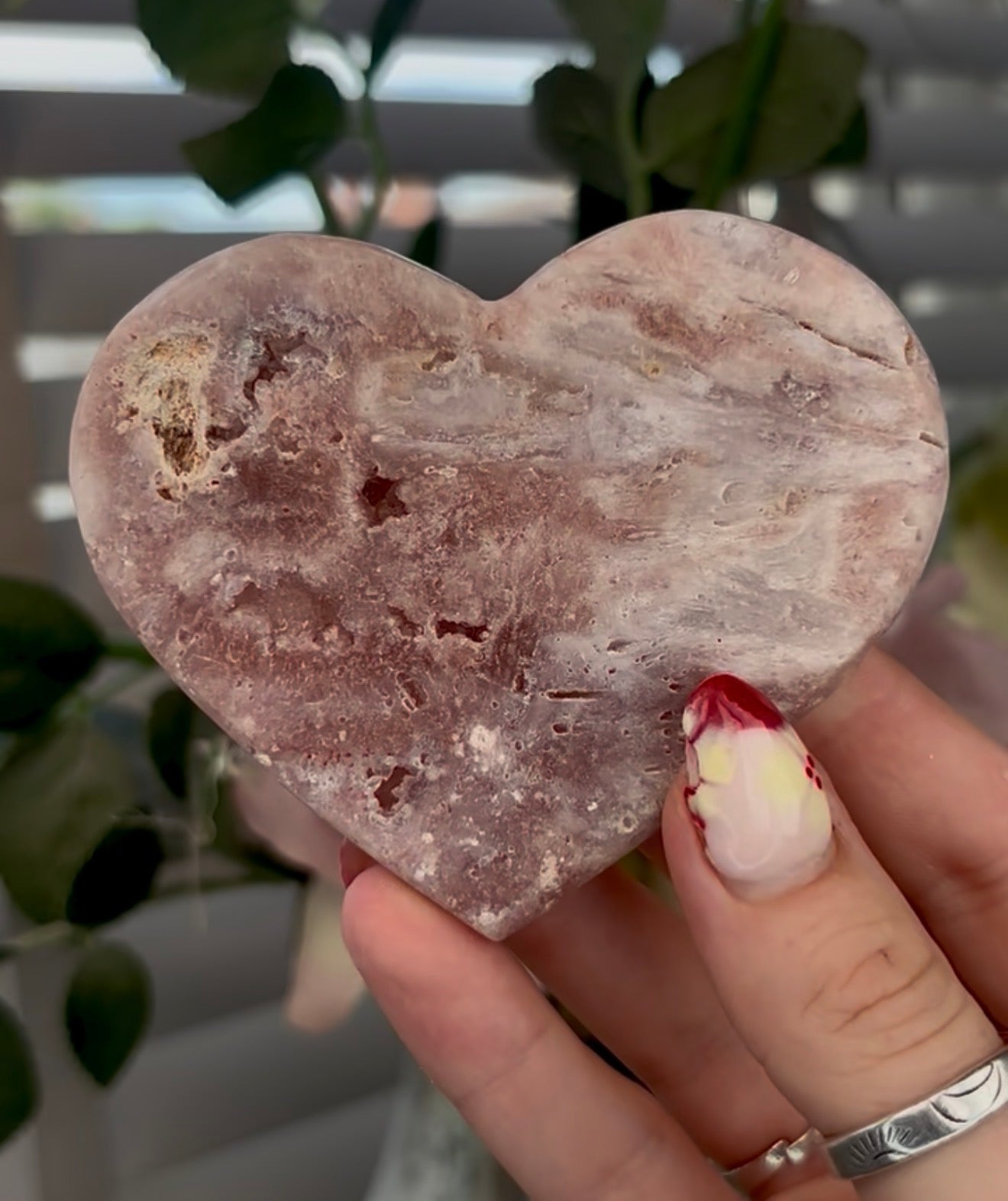 Pretty pink amethyst heart - comes with stand (8.5cm)