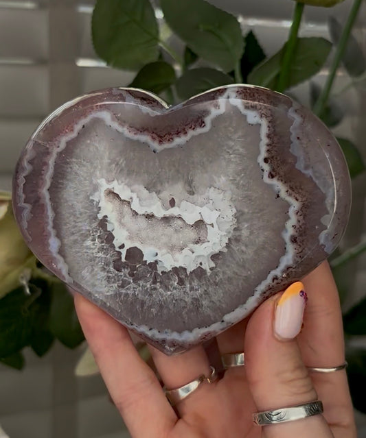 Beautiful, high grade, agate heart with druzy - comes with stand