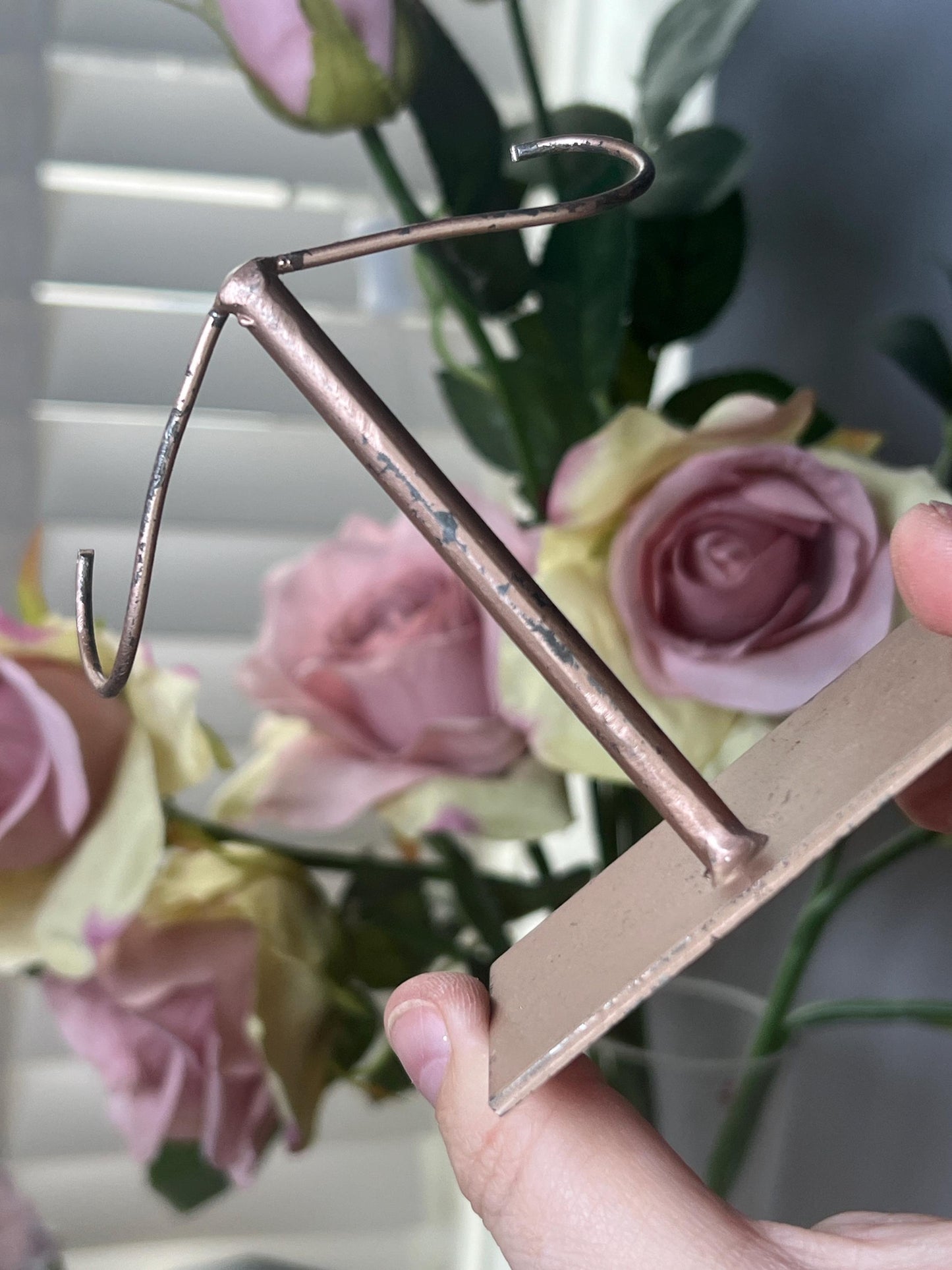 Pink amethyst heart with stand which has scratches (discount added) can easily be repainted