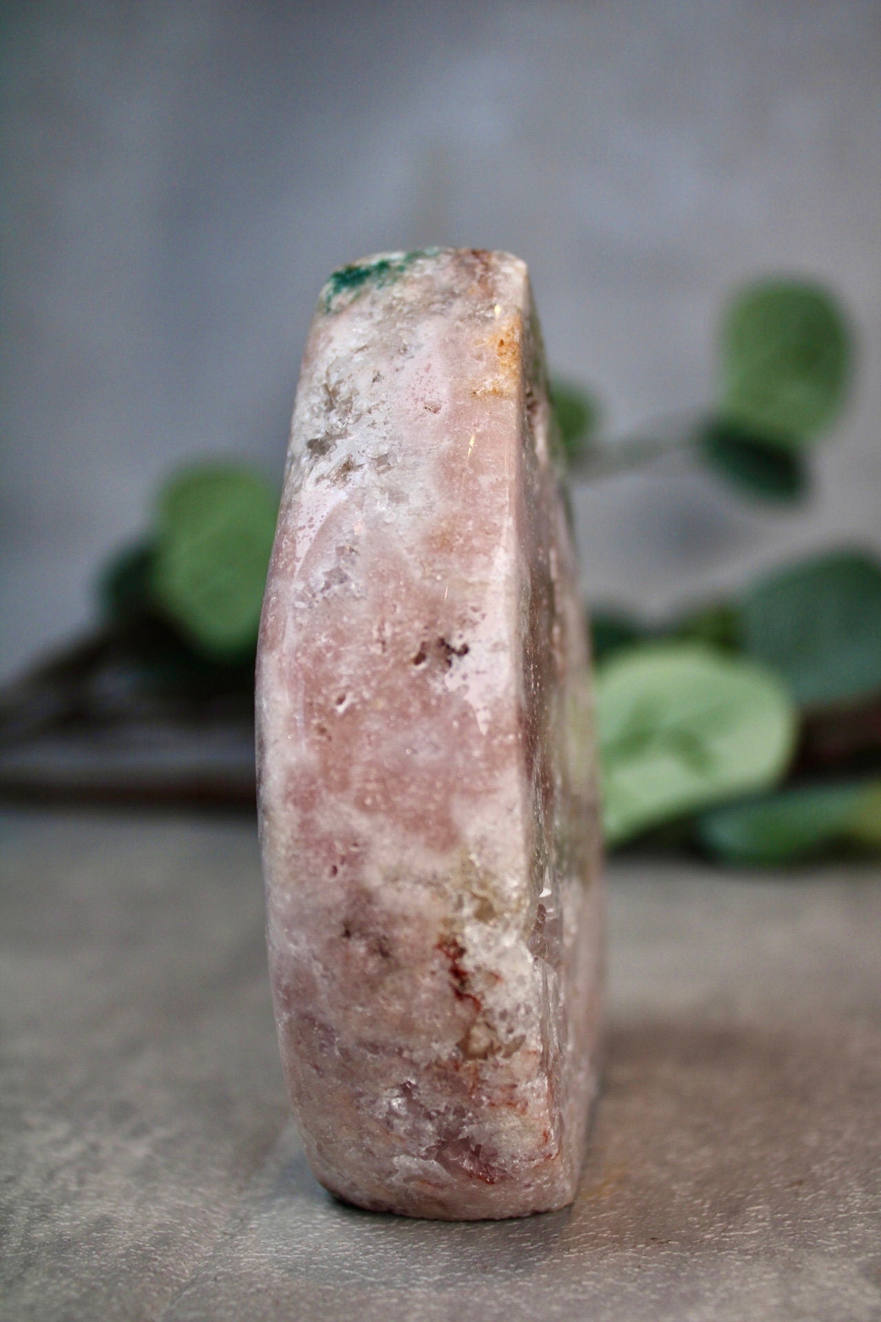 Pink amethyst flame with quartz 290g 10cm(h) 6.5cm(w)