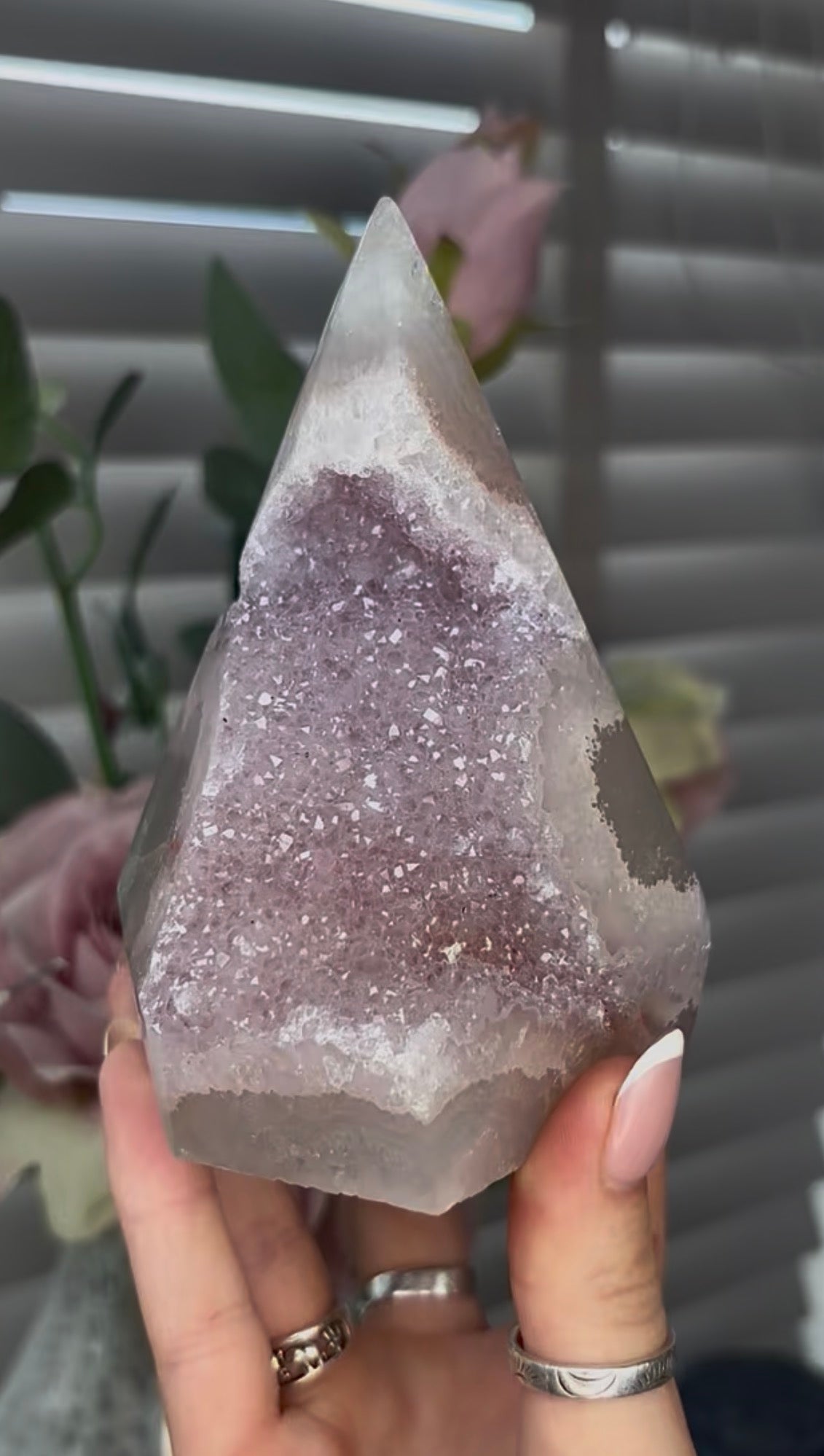 Beautiful, high grade, agate, self-standing, diamond with light pink druzy 12.2cm high