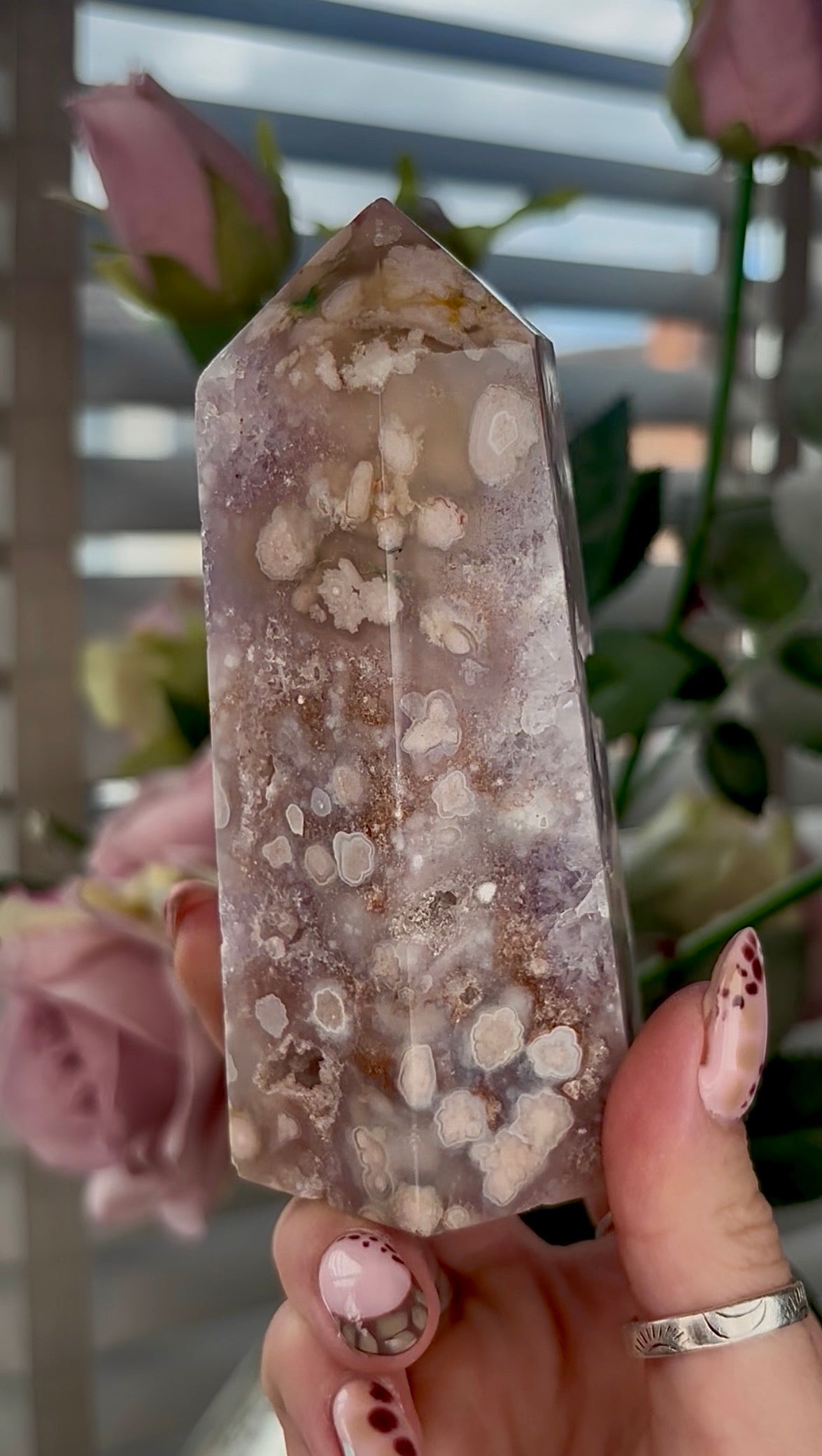 High grade, Amethyst Flower agate tower with quartz