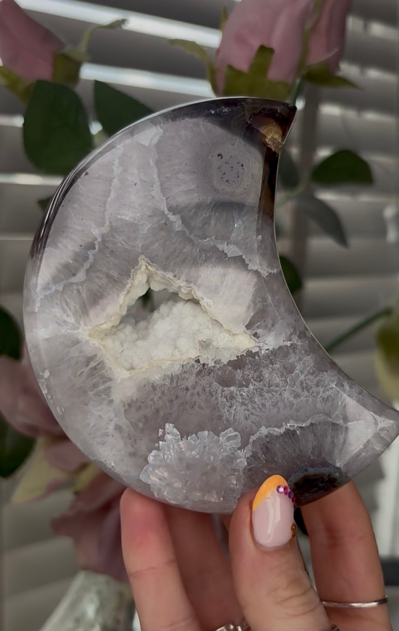 Beautiful, high grade, agate moon with druzy - stand included