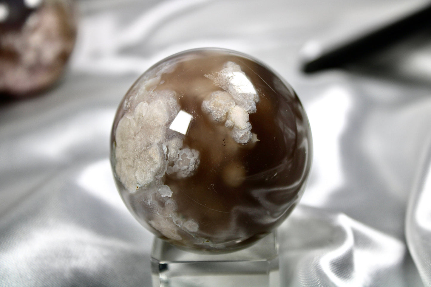 Flower agate sphere 215g 5cm