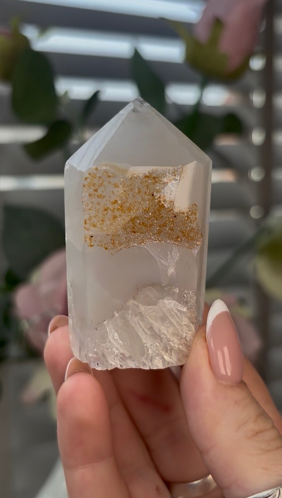 Beautiful, agate tower with druzy