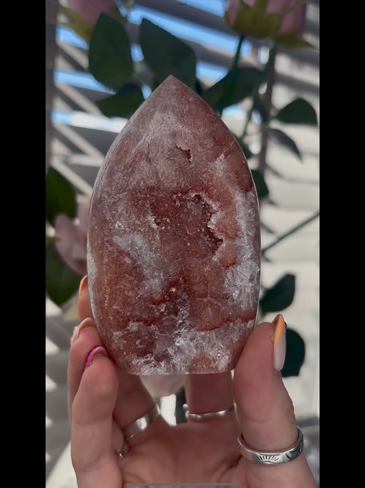 High grade, pink amethyst flame with in incredible quartz 95g (F1)