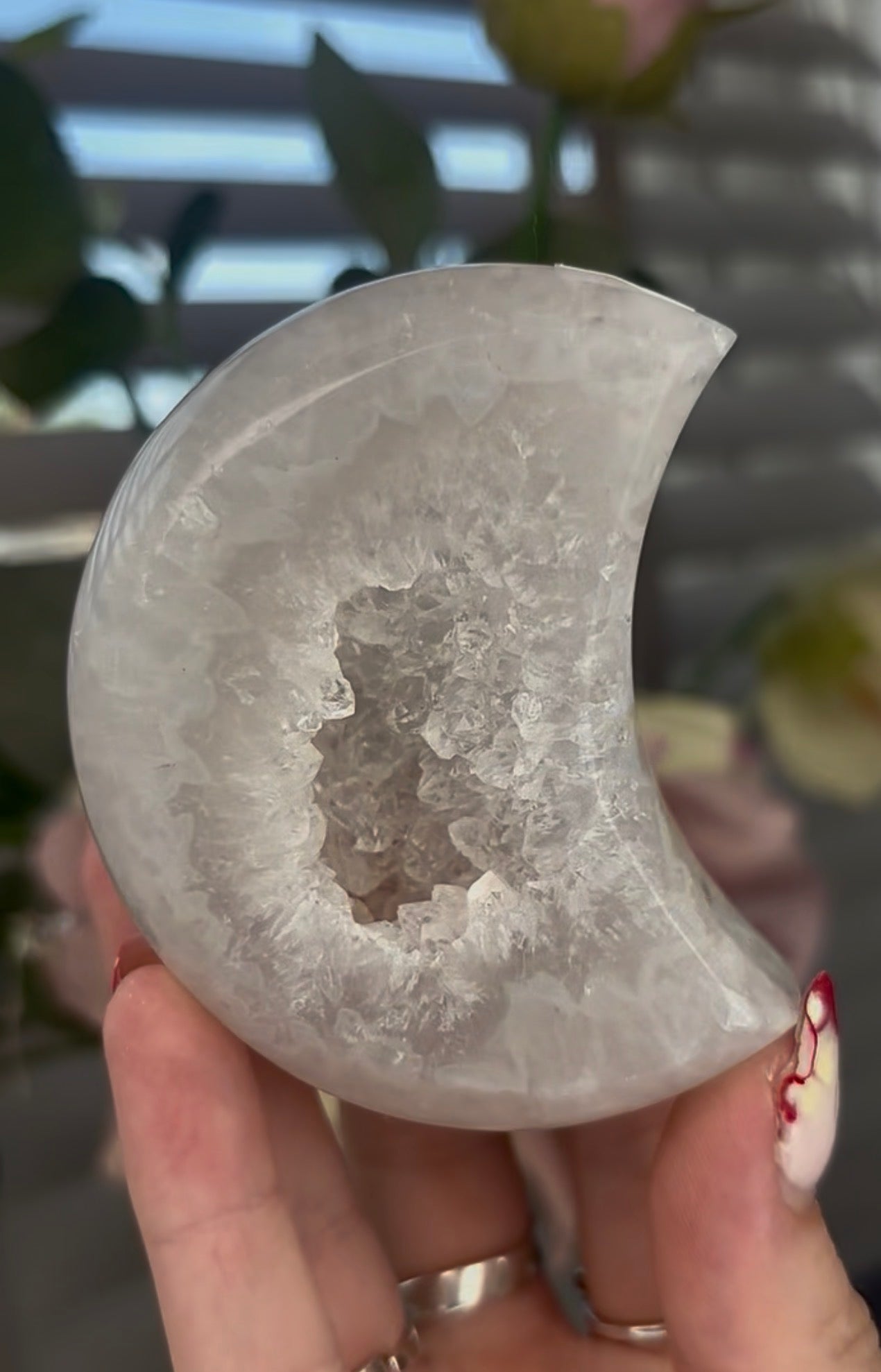 Beautiful, agate moon with druzy - stand included