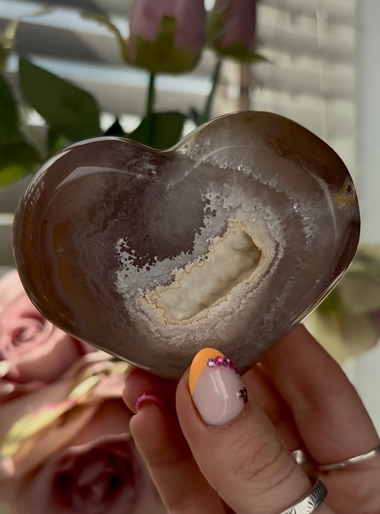 Beautiful, high quality, agate heart with druzy - stand included