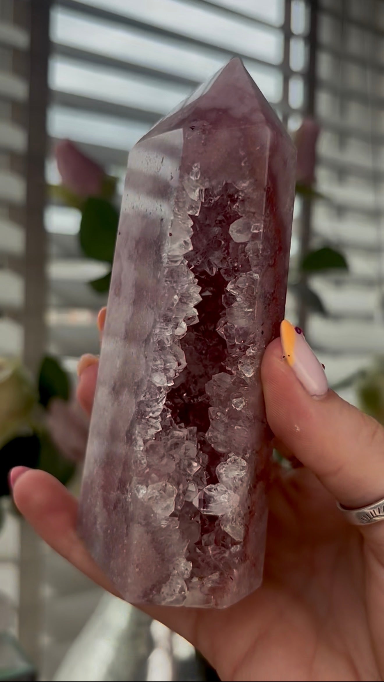 High quality, Pink amethyst tower, with quartz druzy side