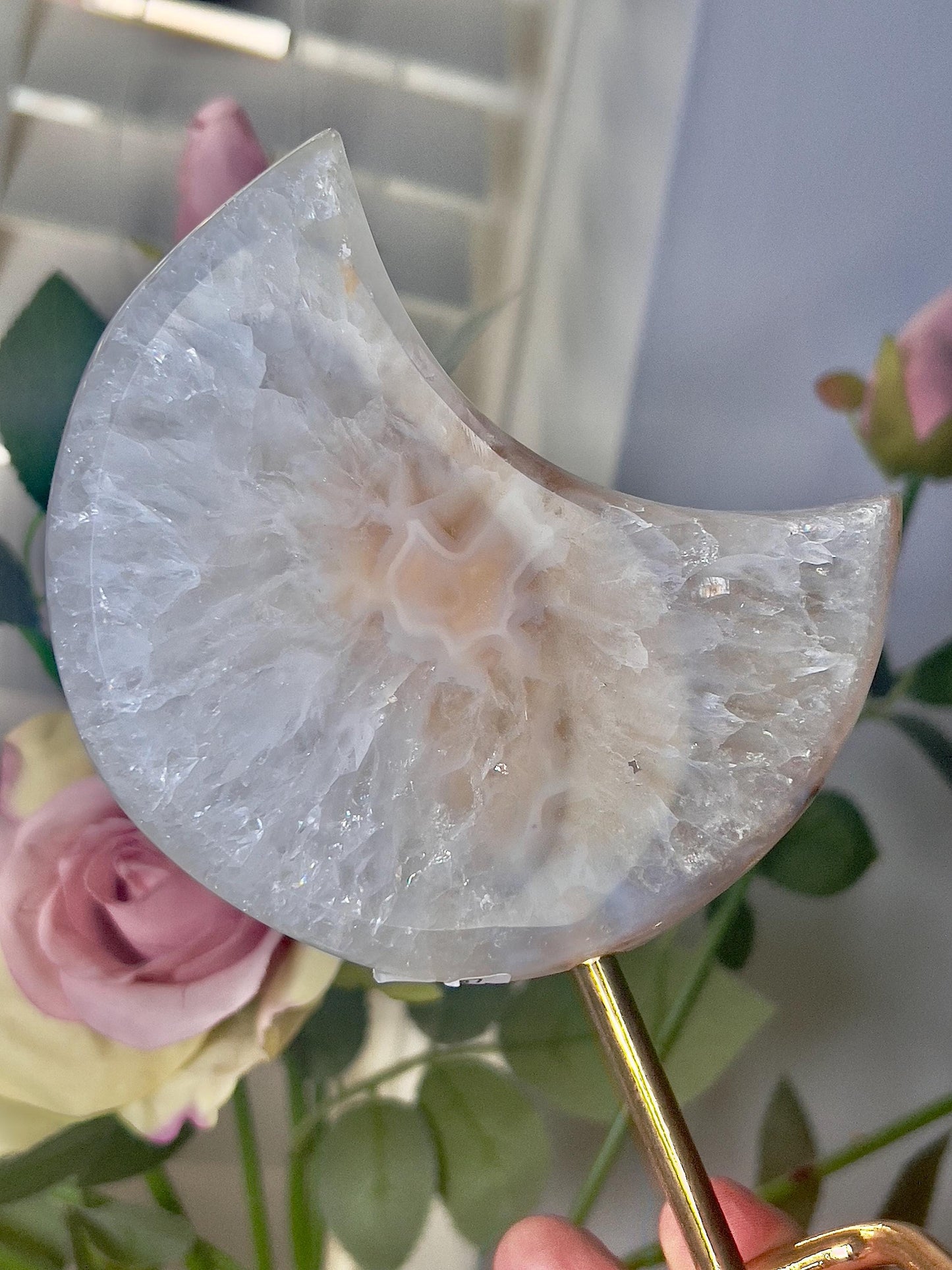 Beautiful, agate moon on stand 465g 17cm(h) 12cm(w)