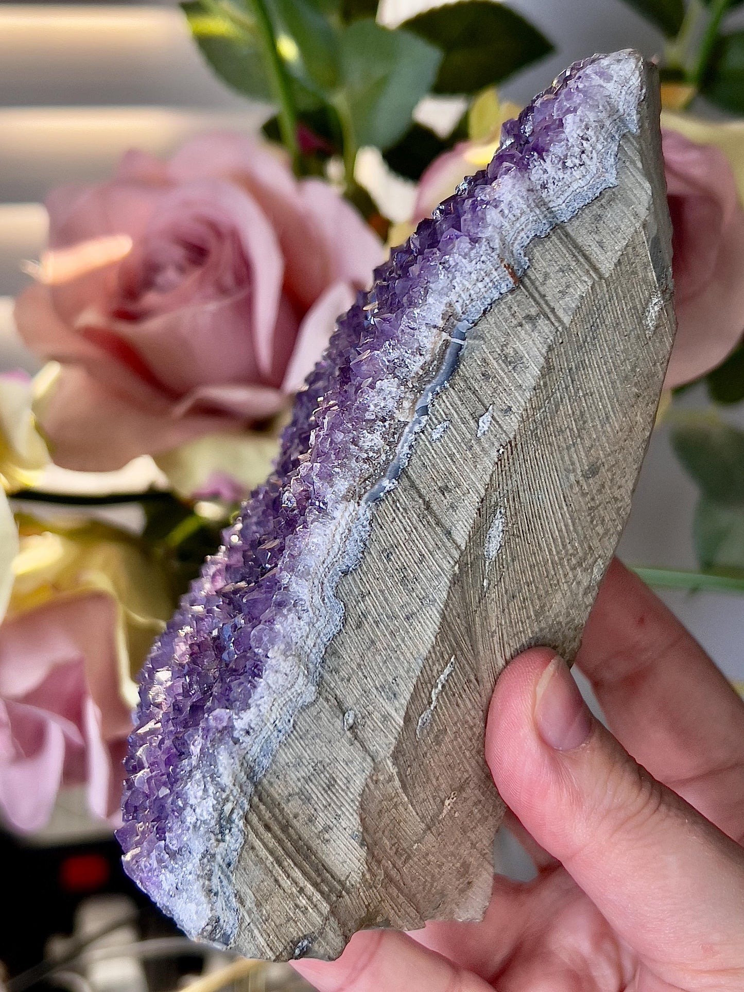 amethyst cutbase freeform - 980g 13cm(h) 9cm(w)