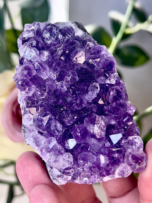 amethyst cutbase freeform - 185g 7CM(h) 5cm(w)