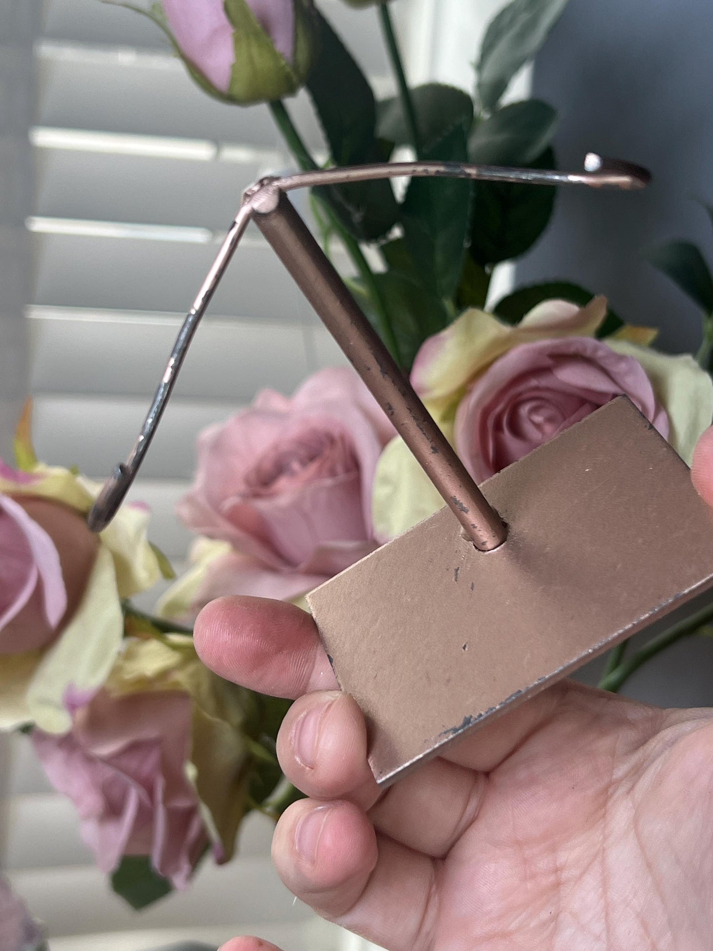 Pink amethyst heart with stand which has scratches (discount added) can easily be repainted