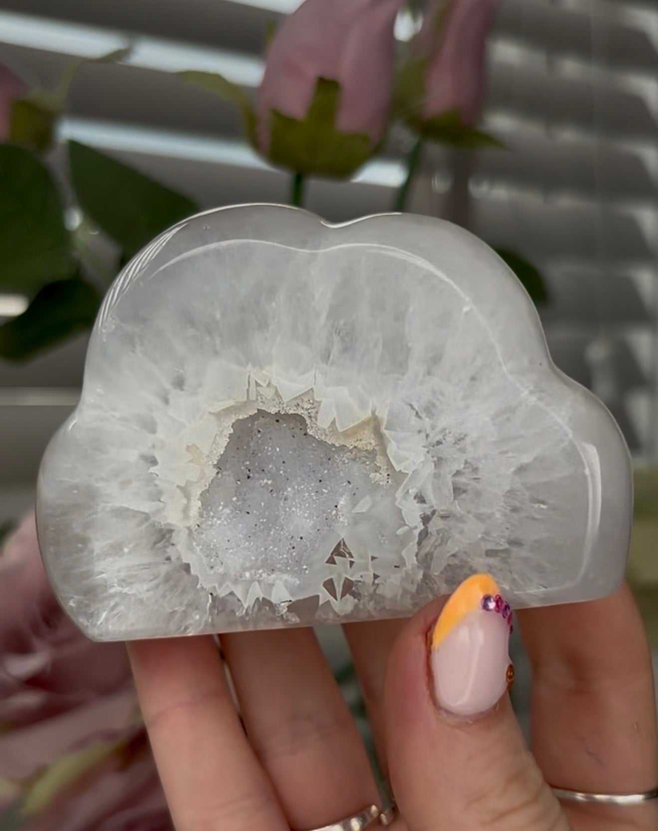 Beautiful, agate cloud with druzy