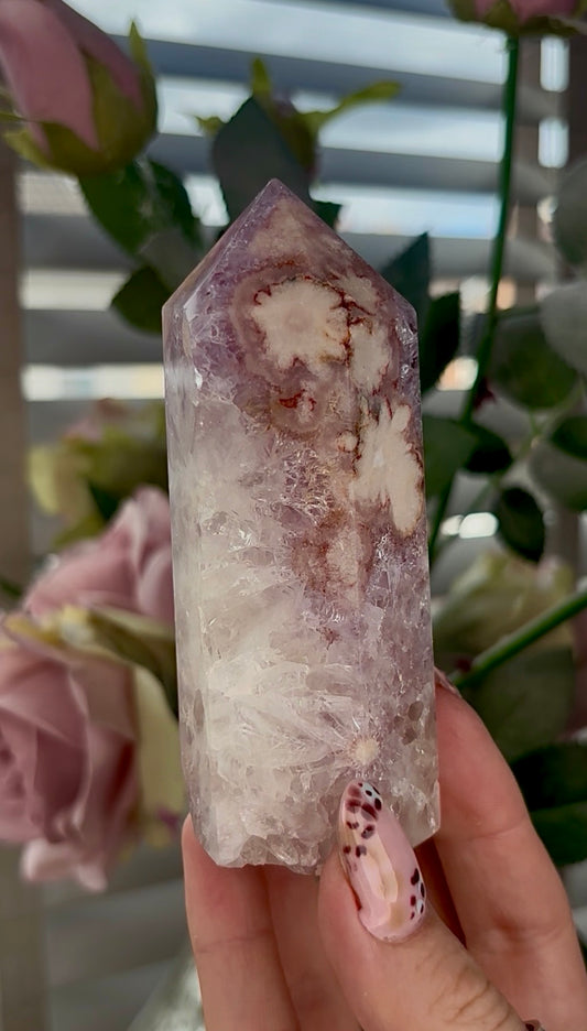 High grade, Amethyst Flower agate tower with quartz