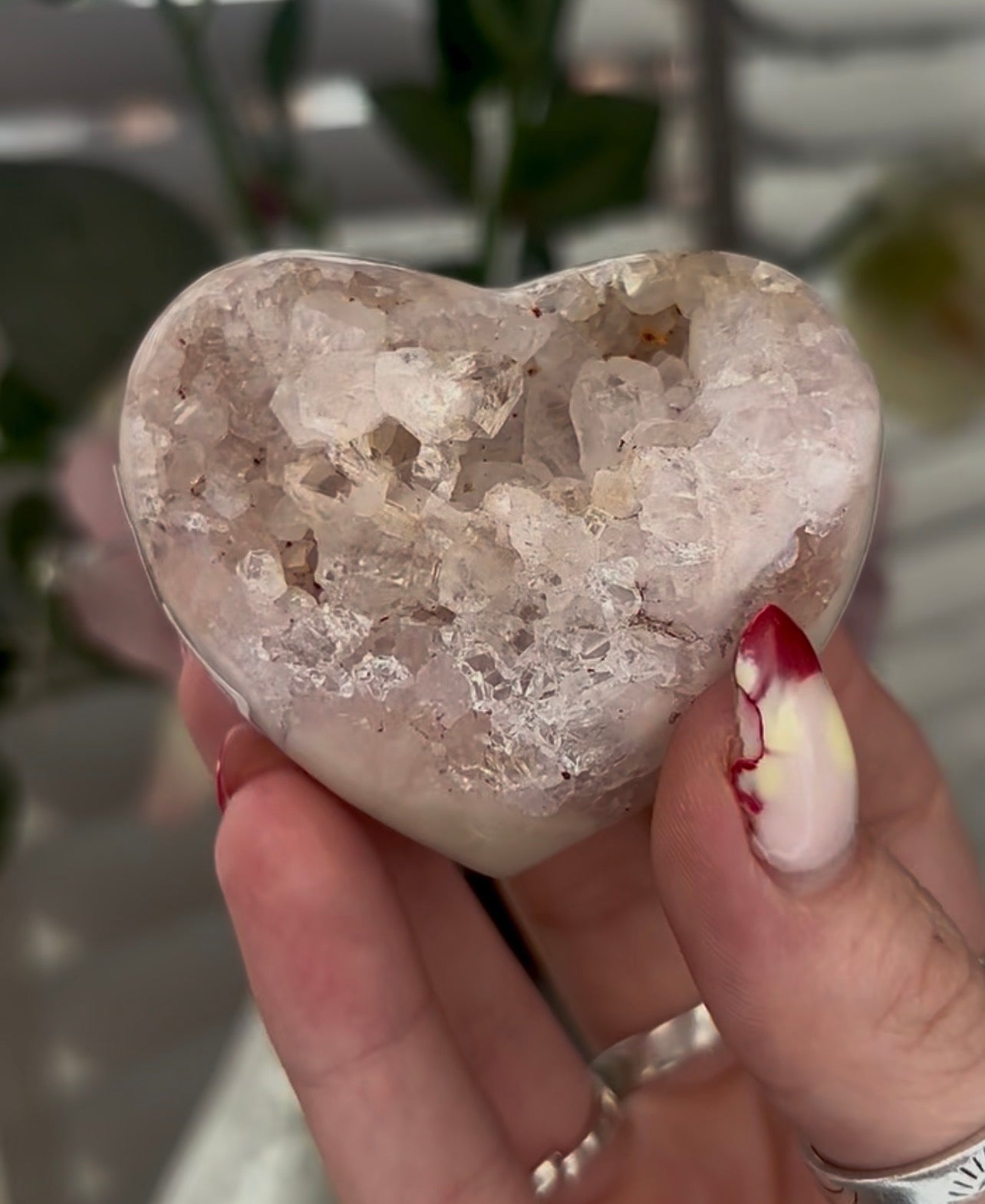 pink amethyst heart - comes with stand 6cm