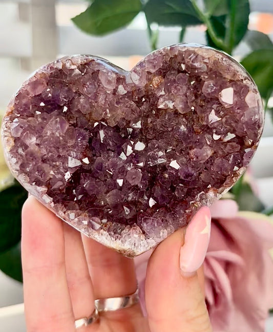 Uruguay, rainbow amethyst heart - comes with stand in purple tones