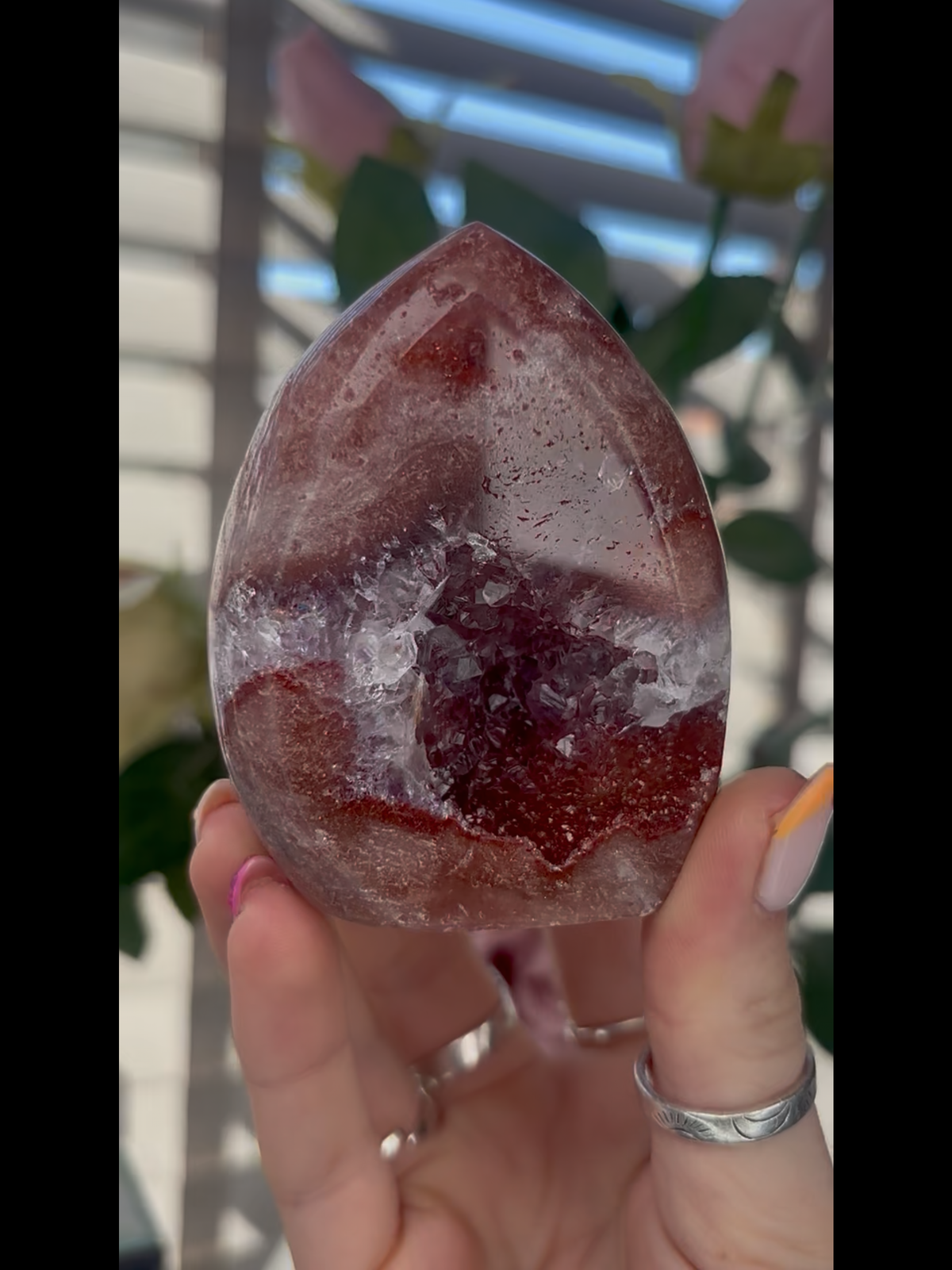 High grade, pink amethyst flame with in incredible quartz 255g (F10)