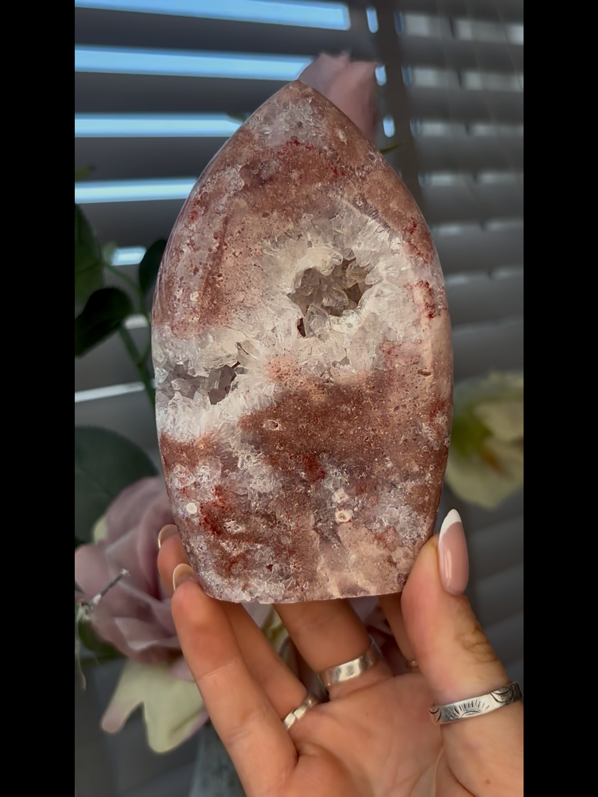 High grade, pink amethyst flame with in incredible quartz 480g (NAF8) 12.6cm H 7.3cm W