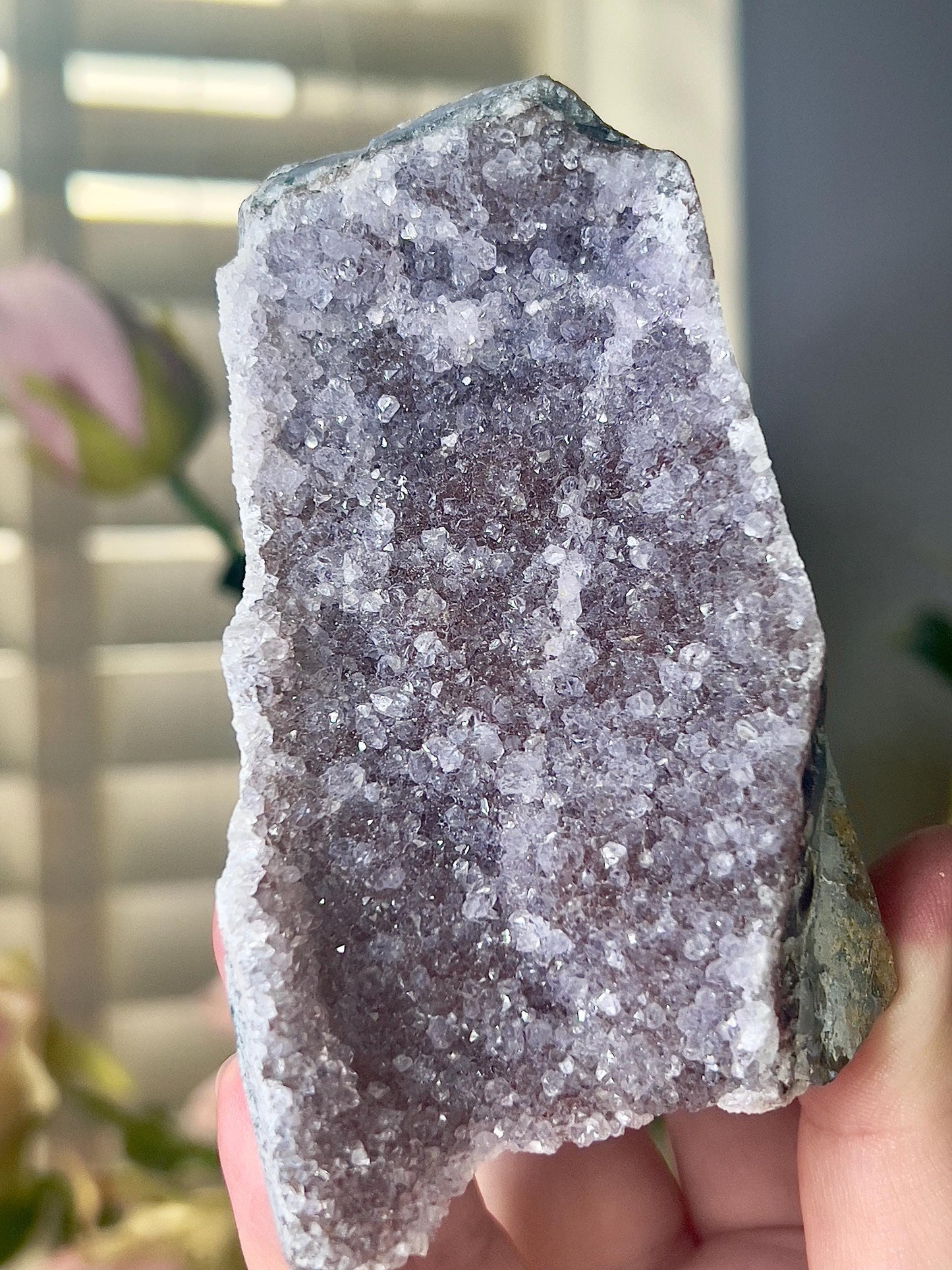 amethyst with pink/purpl tones cutbase freeform - 300g 9cm(h) 5cm(w)