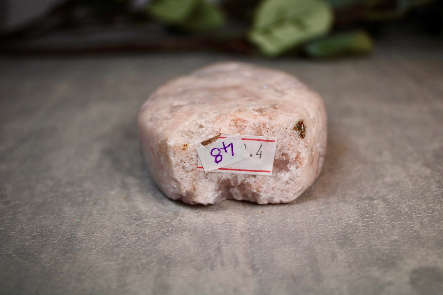 Pink amethyst flame with quartz 290g 10cm(h) 6.5cm(w)