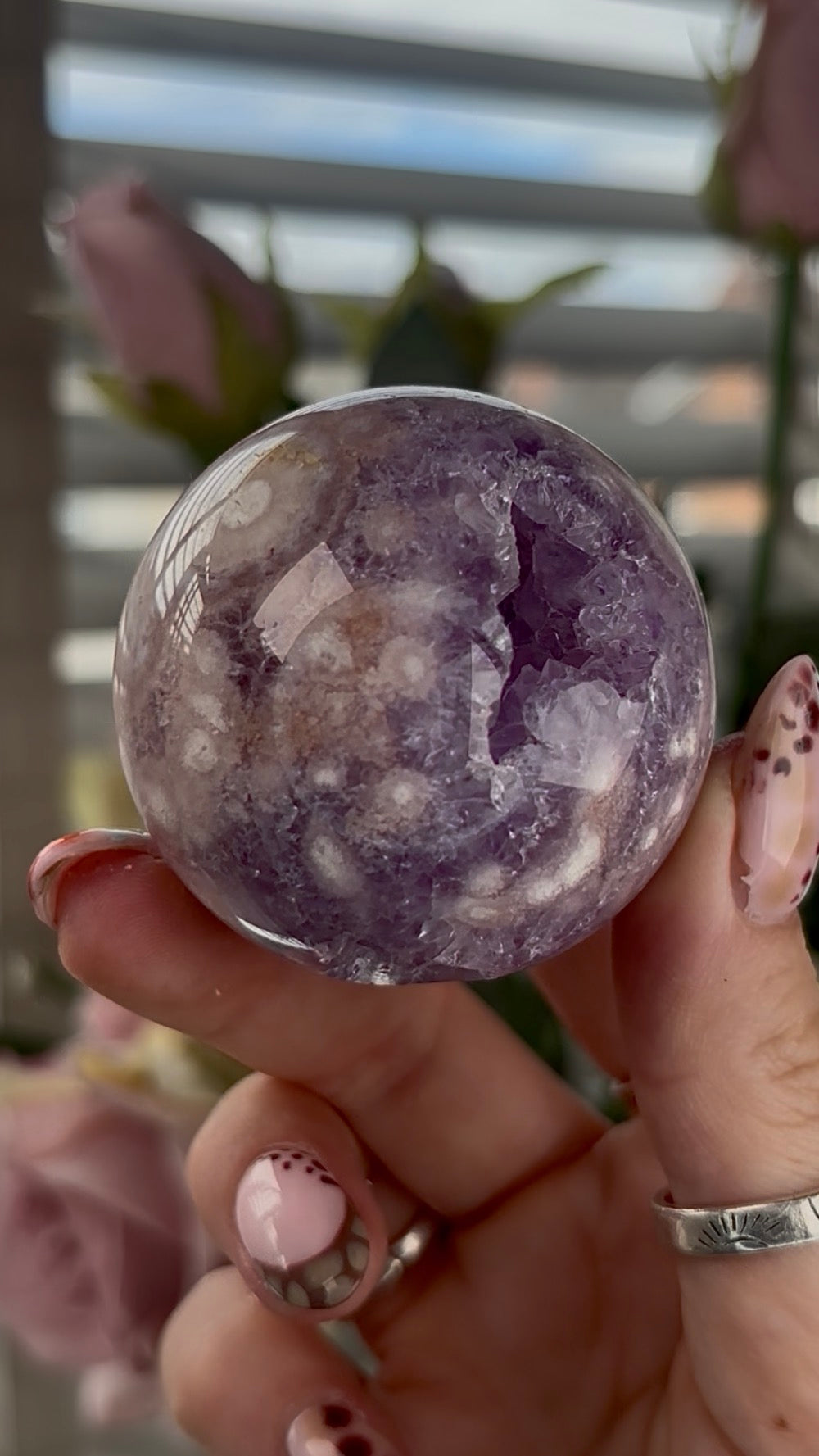 High grade, amethyst Flower agate sphere with high clarity quartz - 5cm