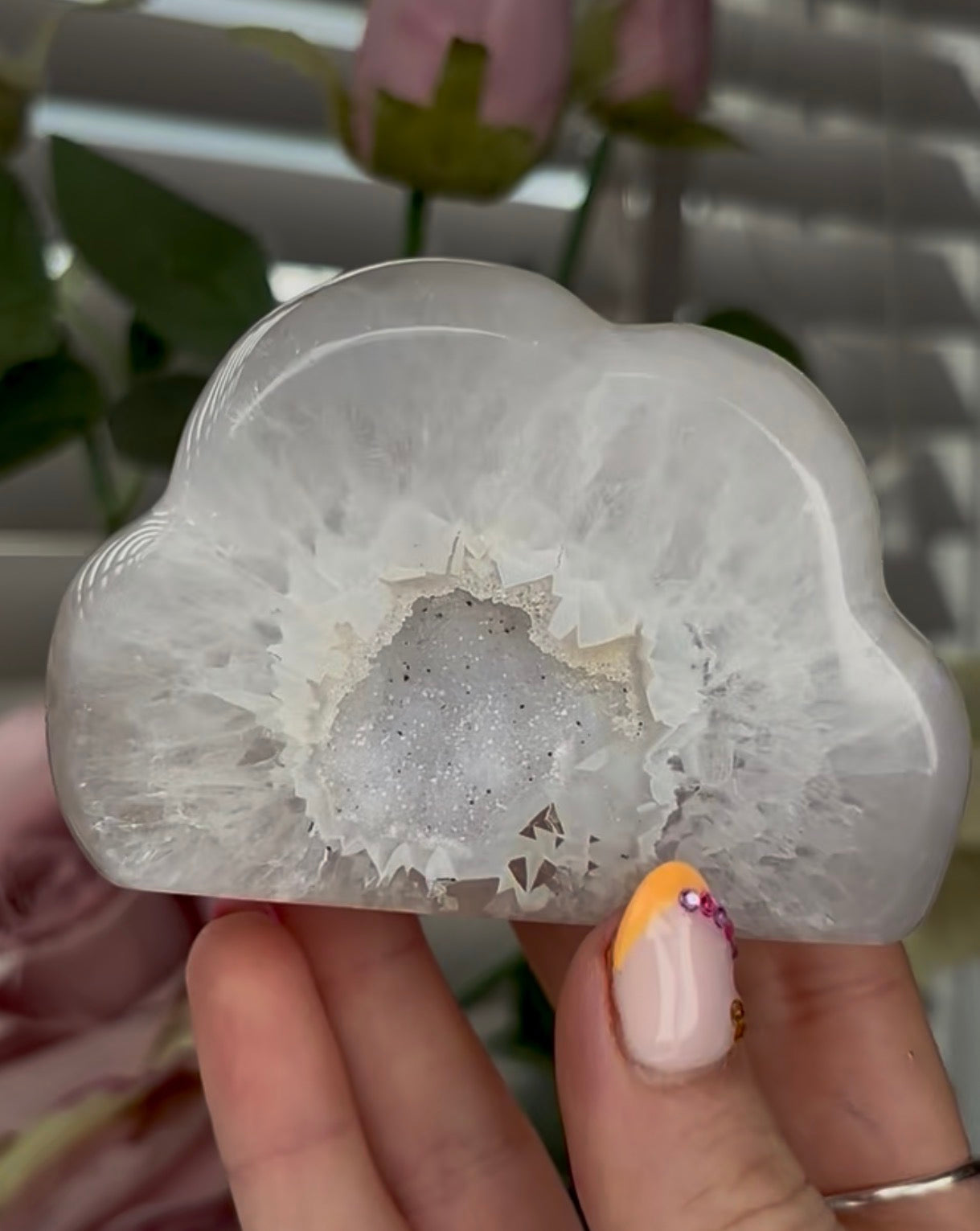 Beautiful, agate cloud with druzy