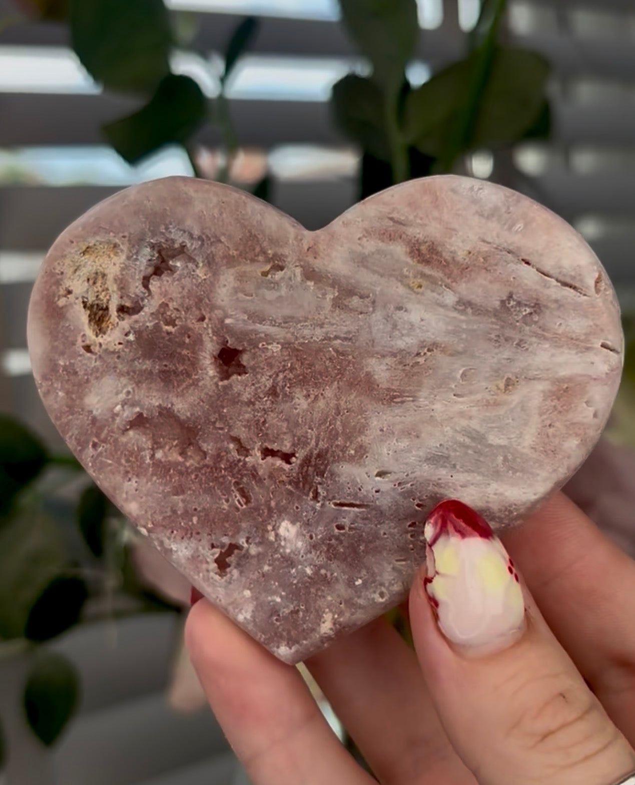 Pretty pink amethyst heart - comes with stand (8.5cm)