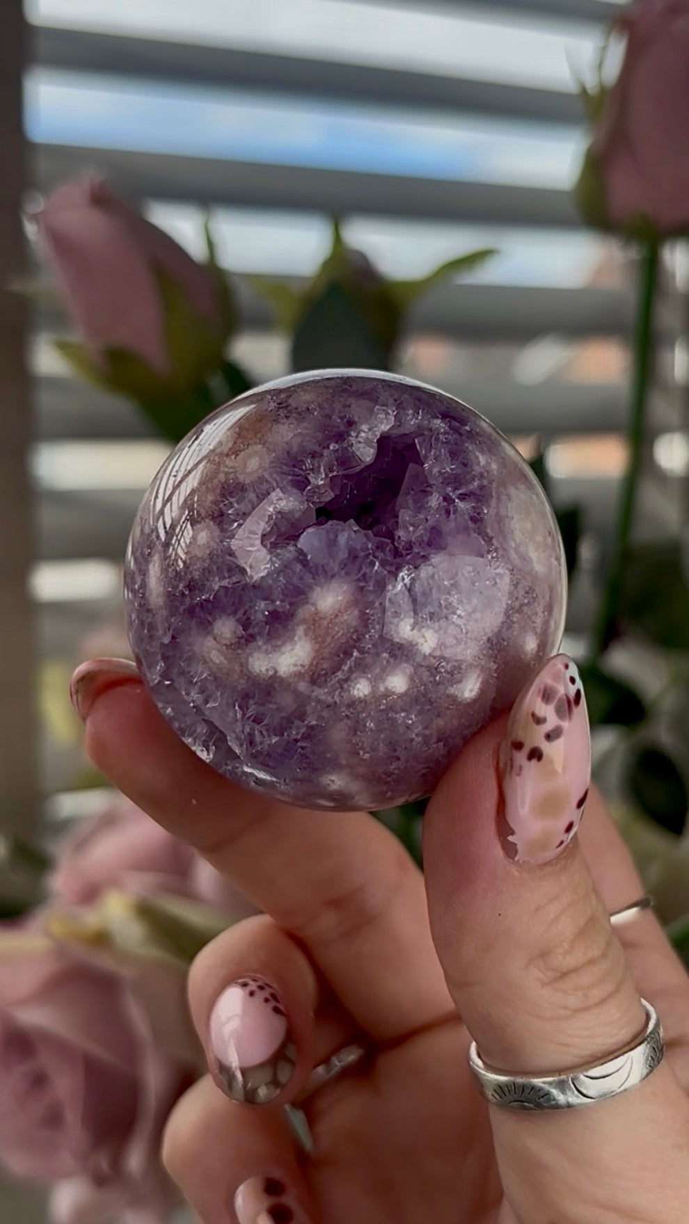 High grade, amethyst Flower agate sphere with high clarity quartz - 5cm
