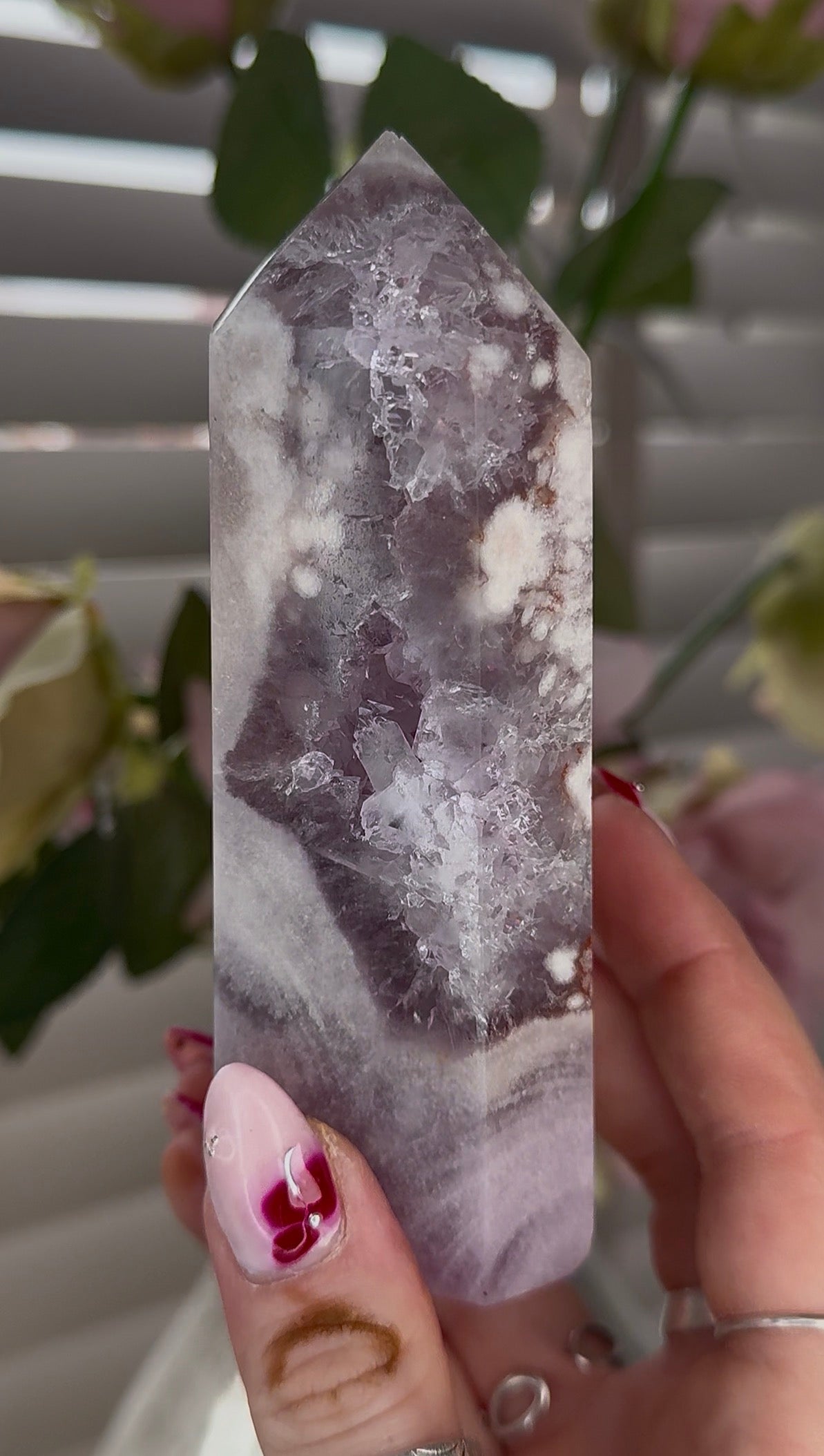 Hq Pink amethyst tower in lilac tones 12cm(h) 5cm(w)
