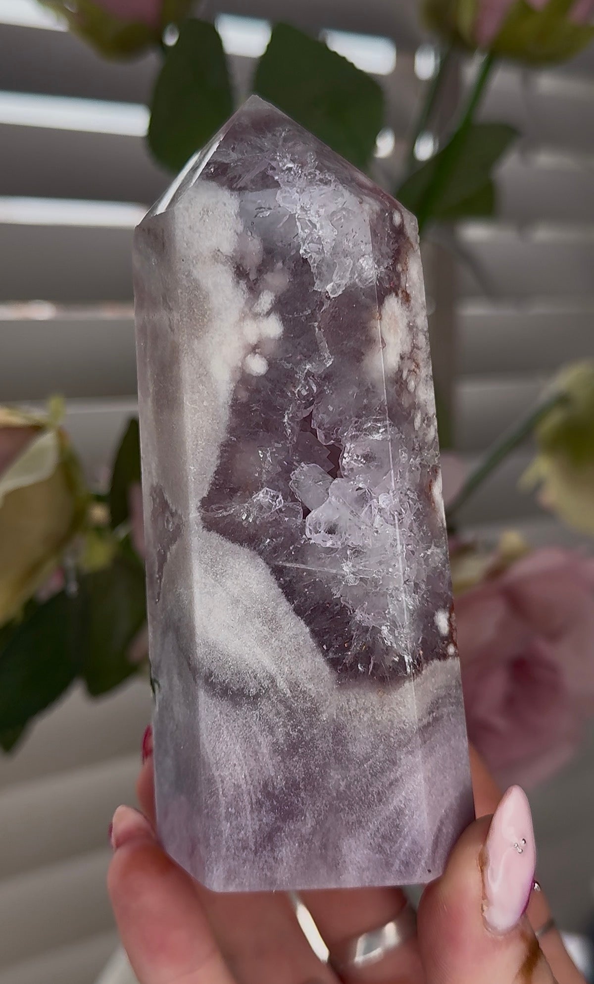 Hq Pink amethyst tower in lilac tones 12cm(h) 5cm(w)