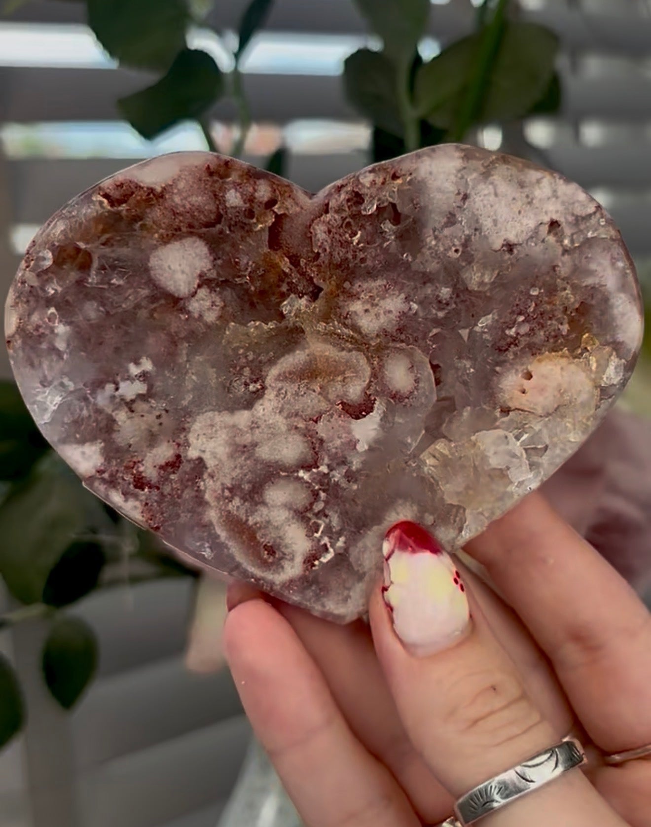 pink amethyst heart - comes with stand (10cm)
