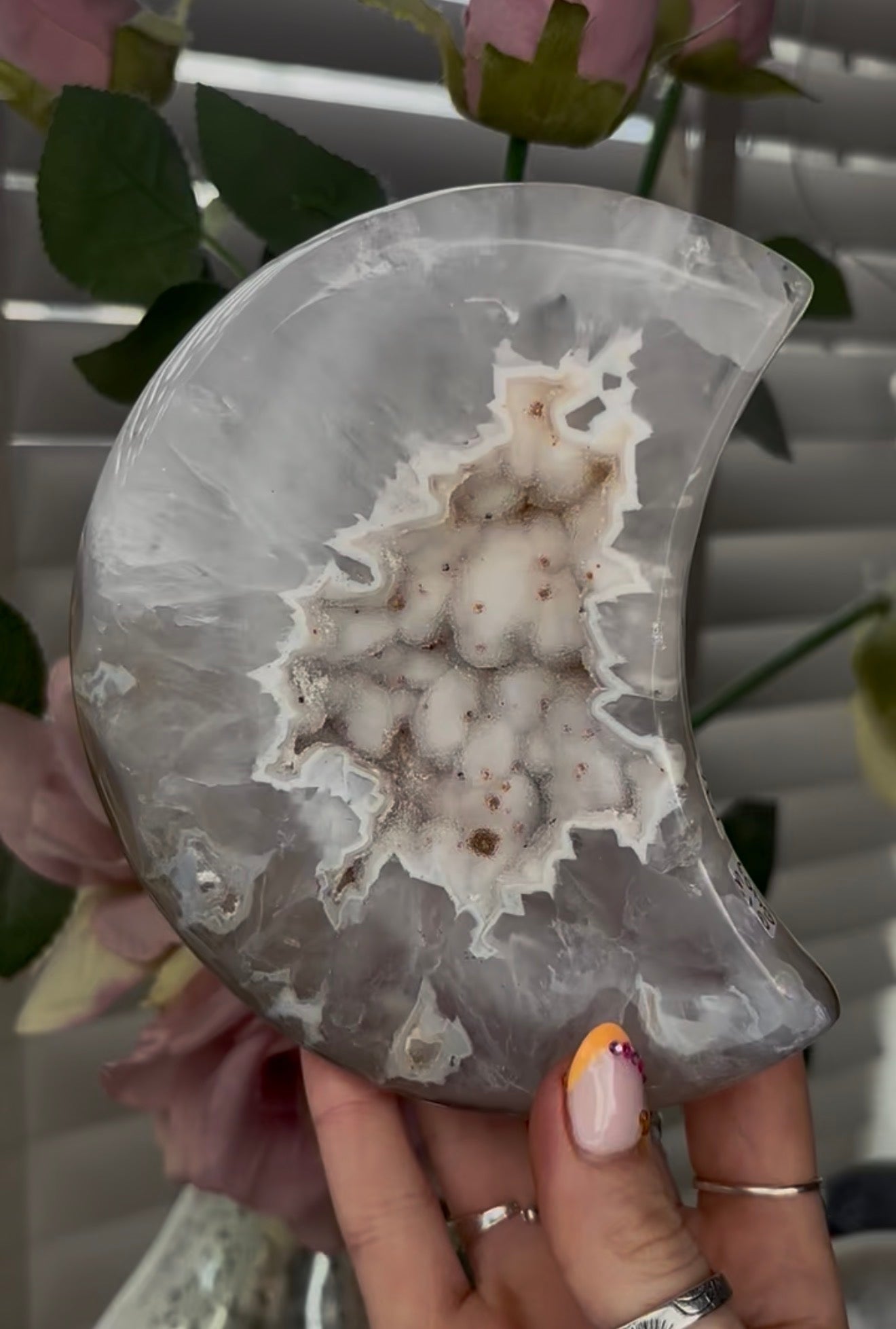 Beautiful, high grade, agate moon with druzy portal - stand included