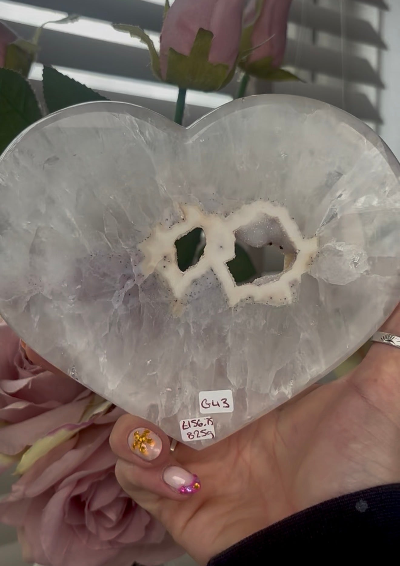 Beautiful, high quality, agate heart with druzy - stand included