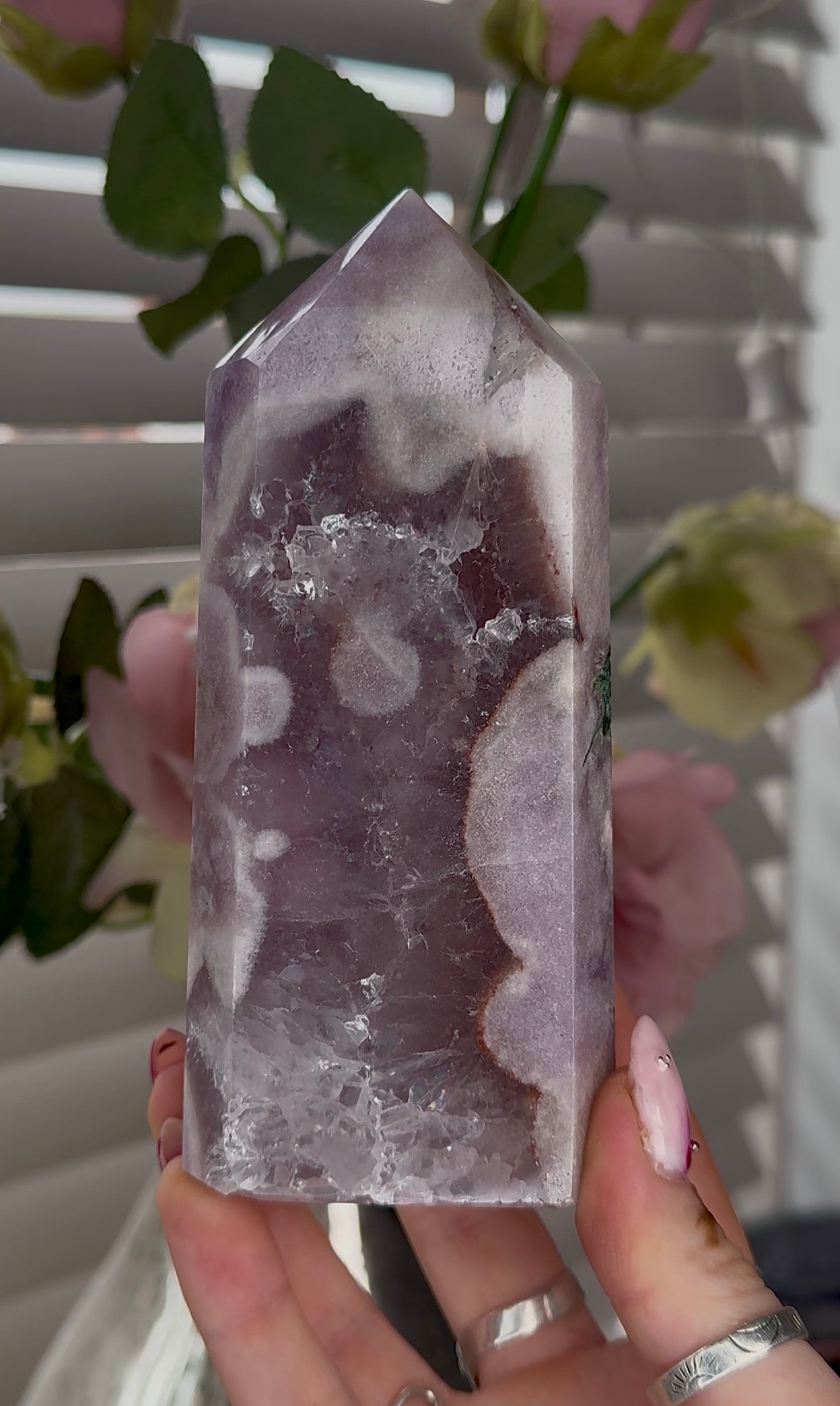 Hq Pink amethyst tower in lilac tones 14cm(h) 6cm(w)