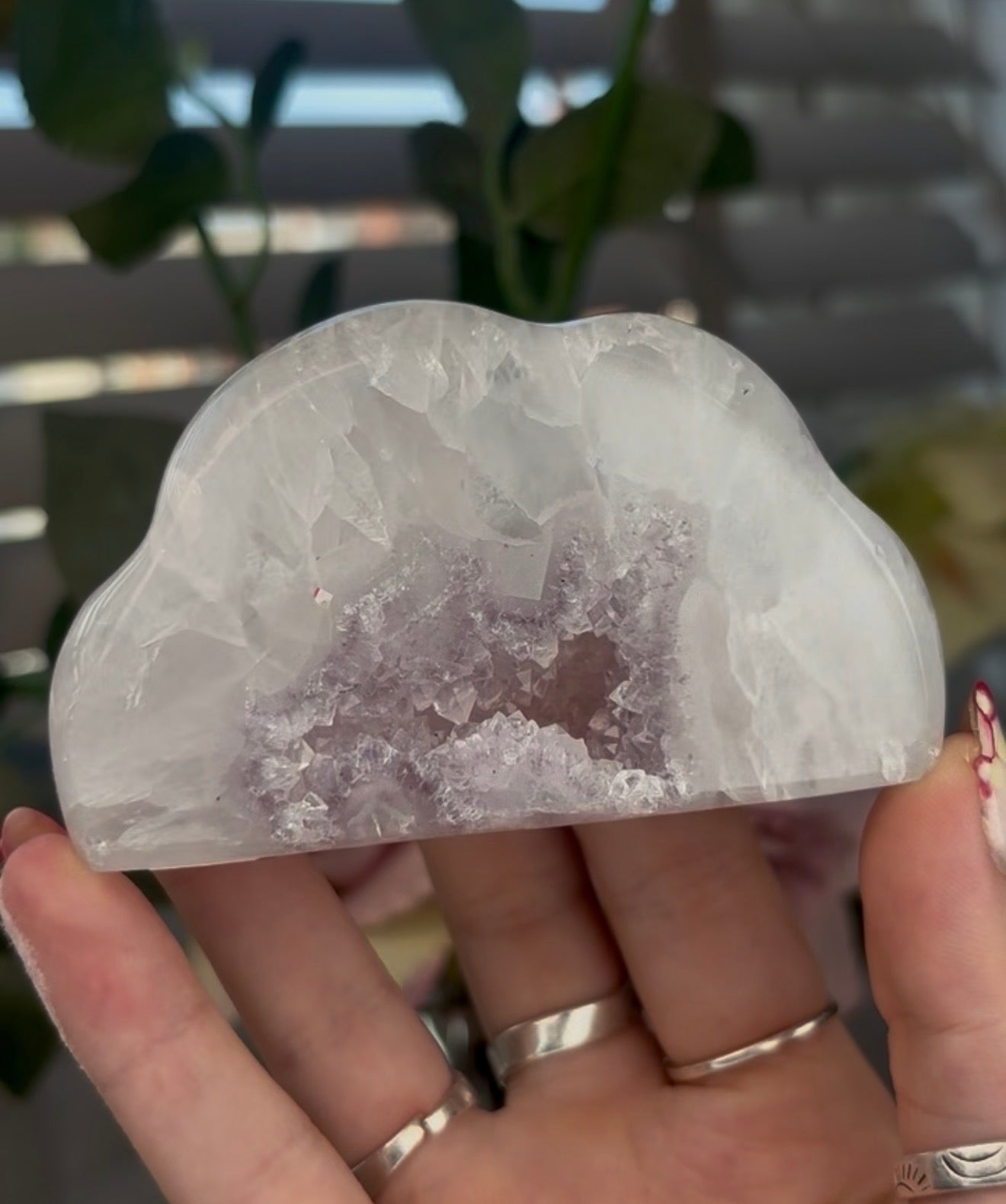 Beautiful, agate cloud with lilac amethyst druzy