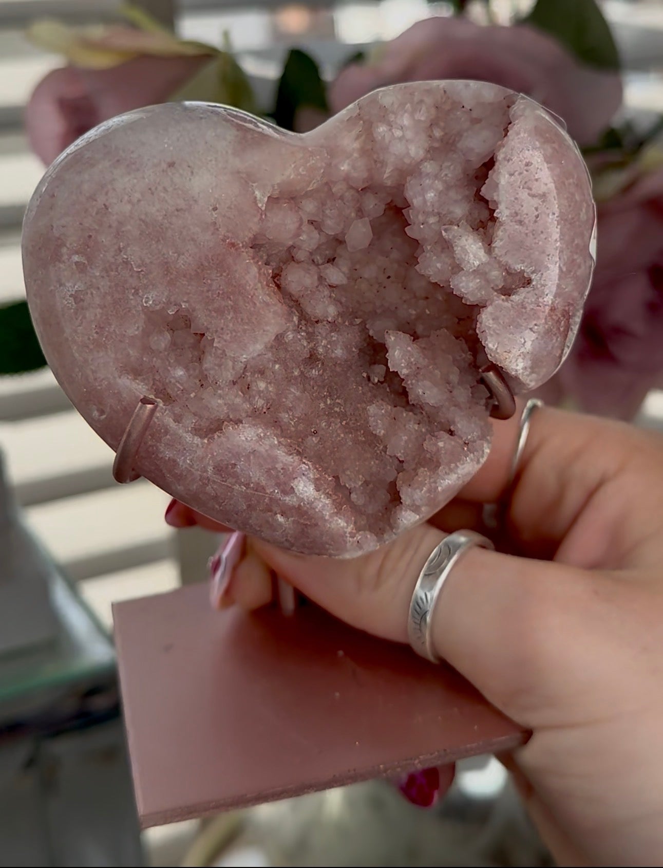 Hq pink amethyst heart - comes with stand